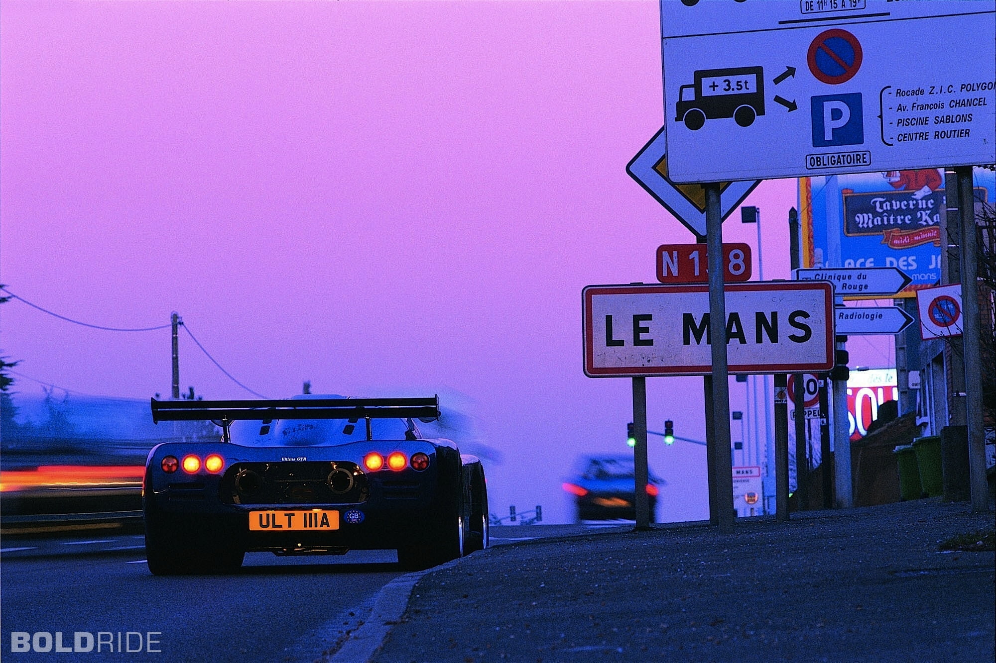 2007, road sign, purple, information, communication, land vehicle, mode of transportation, building exterior, sky, illuminated, supercars, guidance, street, HD Wallpaper