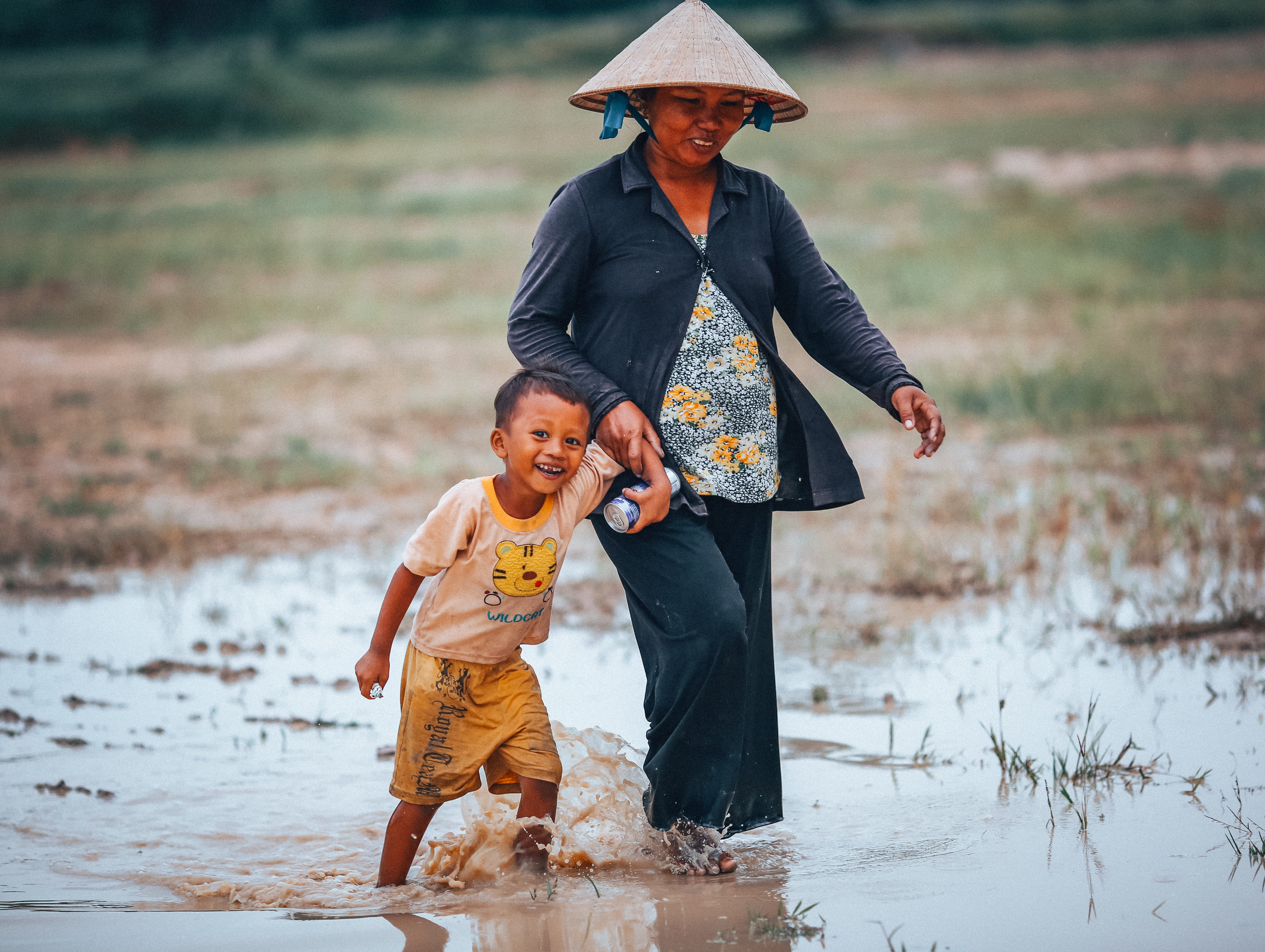 males, innocence, farm life, females, men, togetherness, parent, vietnam, water, farmhouse, human, emotion, woman, farming, motherhood, person, smile, boys, HD Wallpaper
