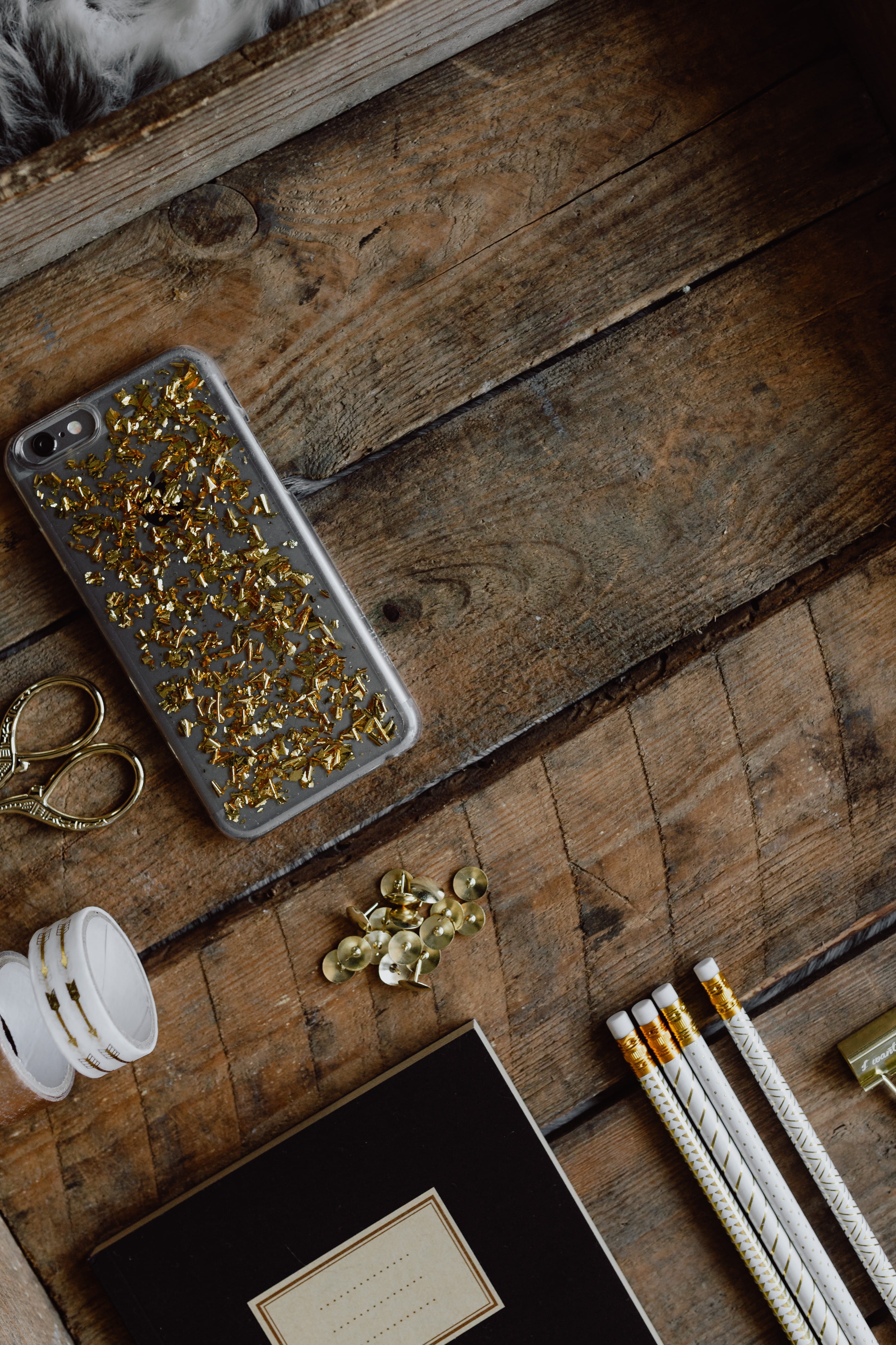 accessories, accesories, plant, still life, food and drink, office accesories, notepad, wood - material, gold, wooden, wooden tray, nature, iphone, healthy eating, Phone HD Wallpaper