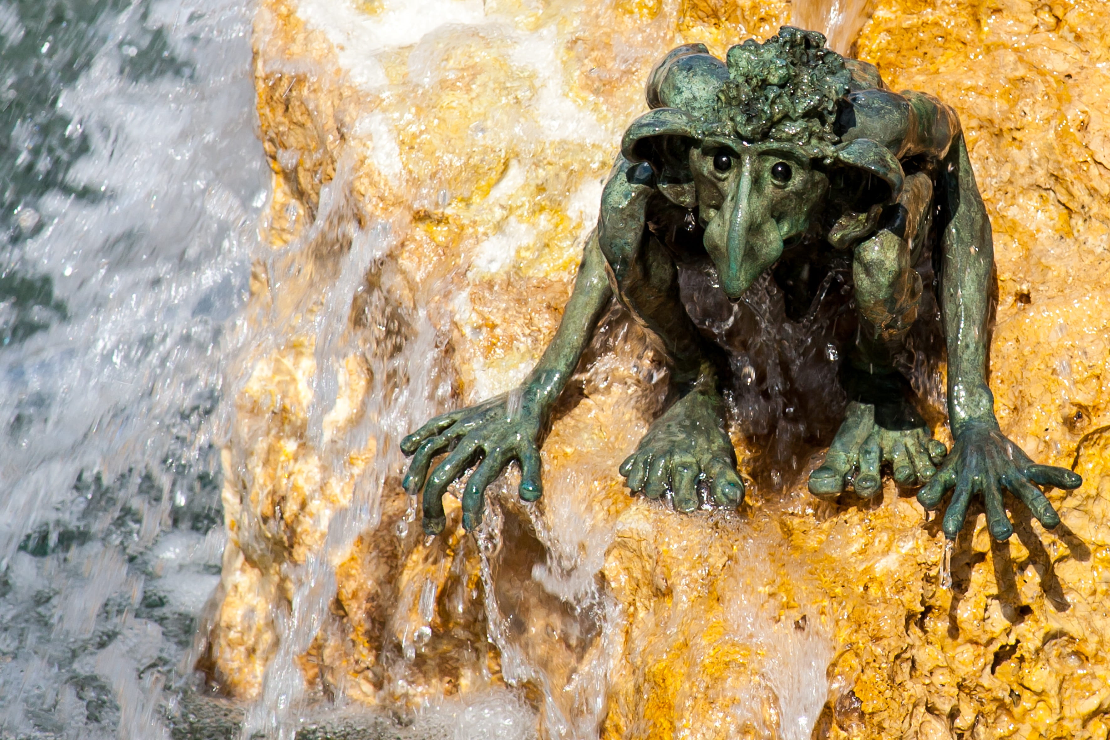 sculpture, solid, animal, rock, outdoors, no people, animal body part, nature, animal wildlife, Sculpture, representation, wet, animal themes, vertebrate, HD Wallpaper