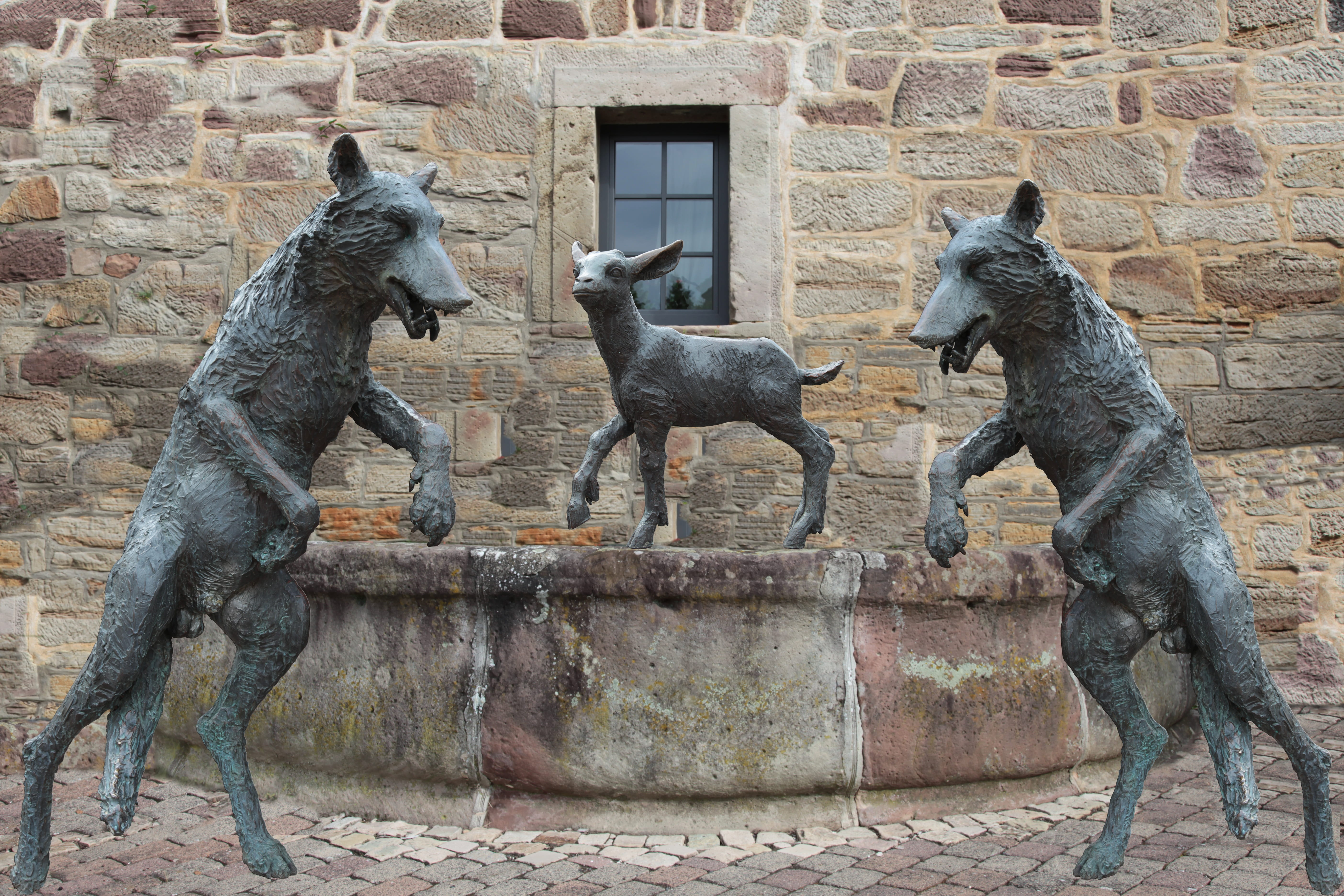 animal, fairy tales, the past, statue, building exterior, two animals, day, sandstones, animal wildlife, no people, representation, architecture, animal themes, HD Wallpaper
