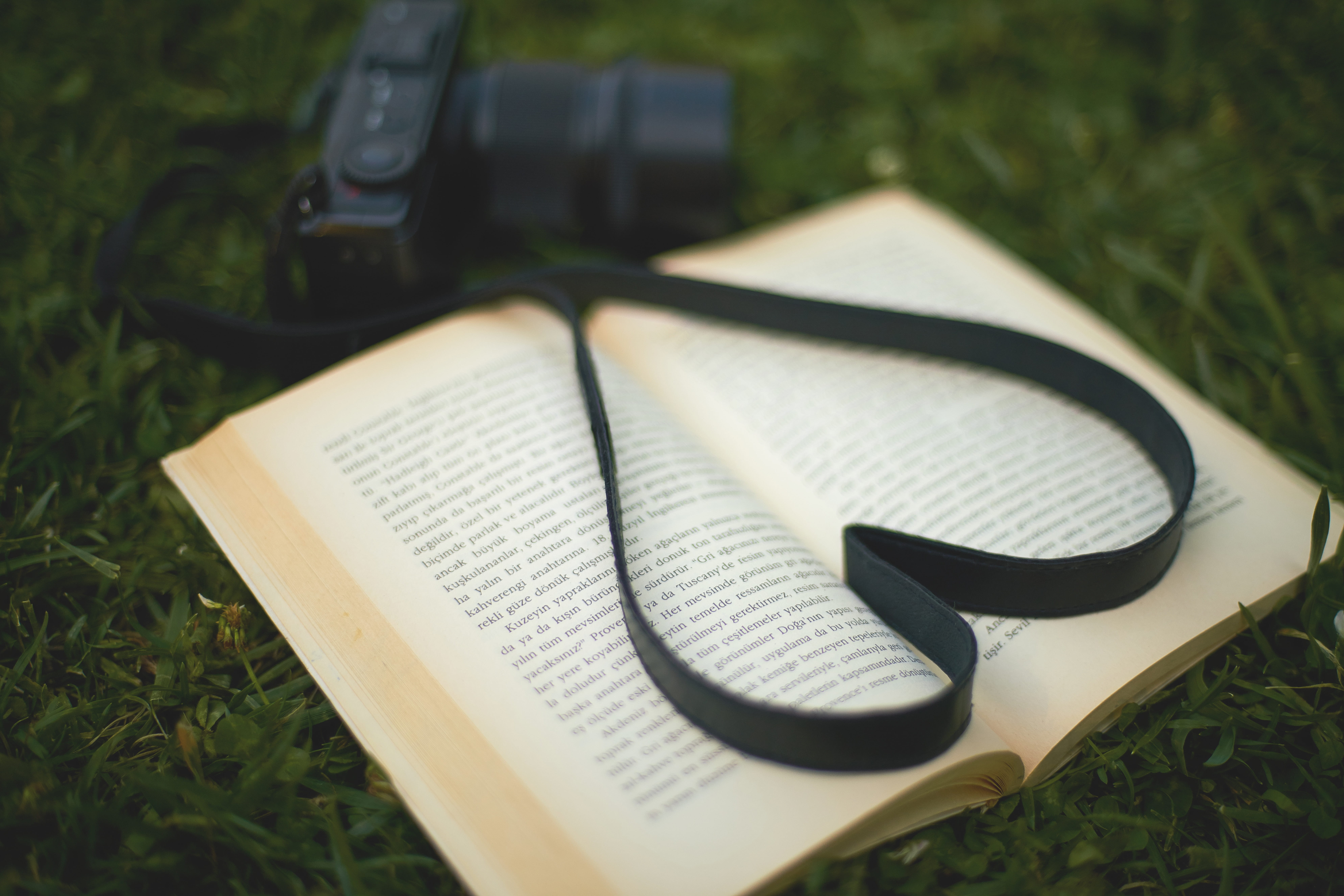 photographer, close-up, day, movies, design, studying, movie, lens, nostalgia, macro, camera, beside, paper, photo, selective focus, journalist, land, learning, HD Wallpaper