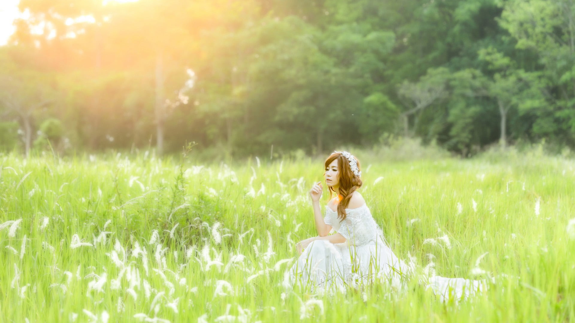meadow, bright, green color, women, photography, springtime, plain, contemplation, field, beauty, summer, tranquility, beauty in nature, freedom, beautiful woman, HD Wallpaper