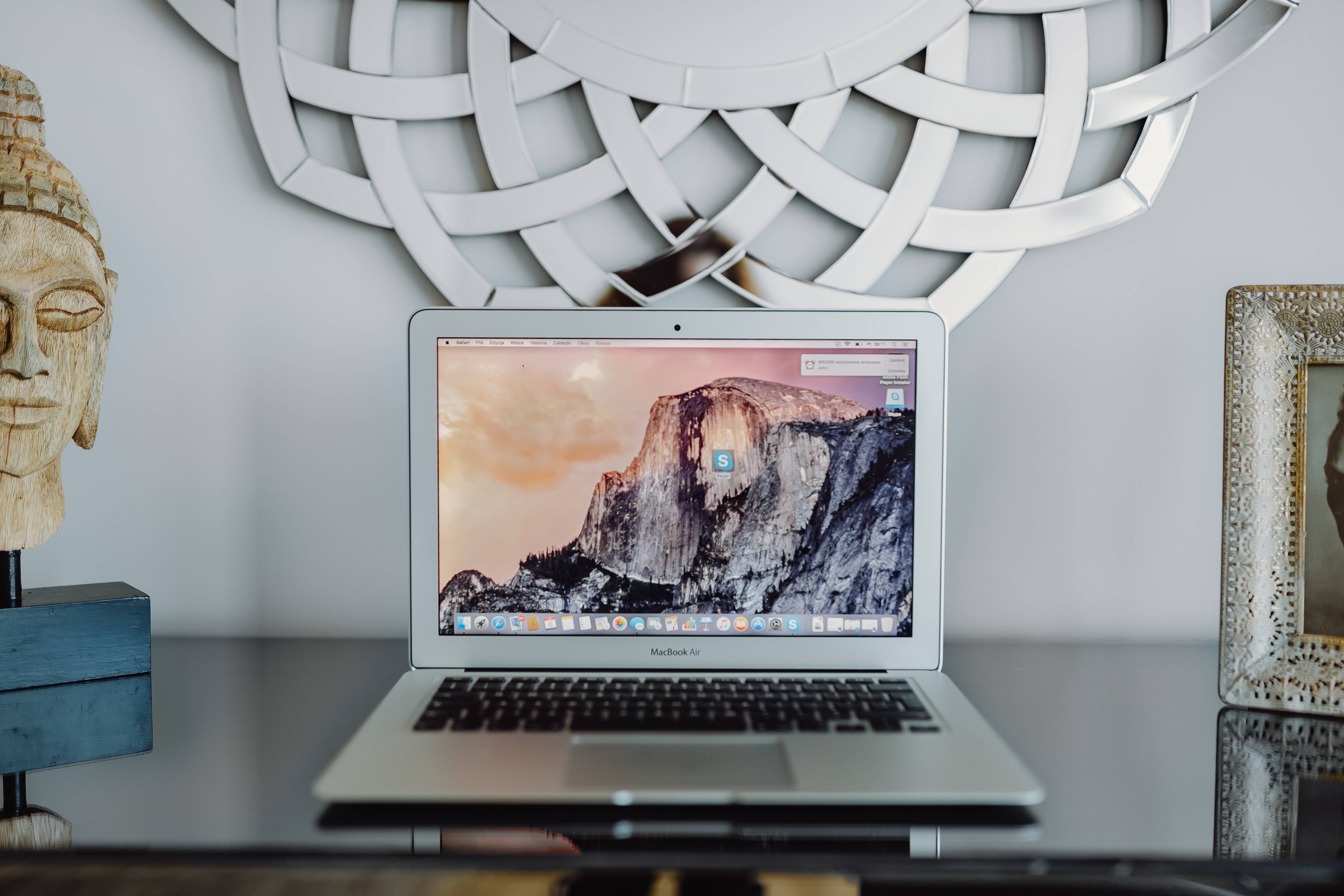 travel, indoors, wireless technology, no people, connection, absence, Silver, technology, computer equipment, table, computer keyboard, communication, desk, HD Wallpaper
