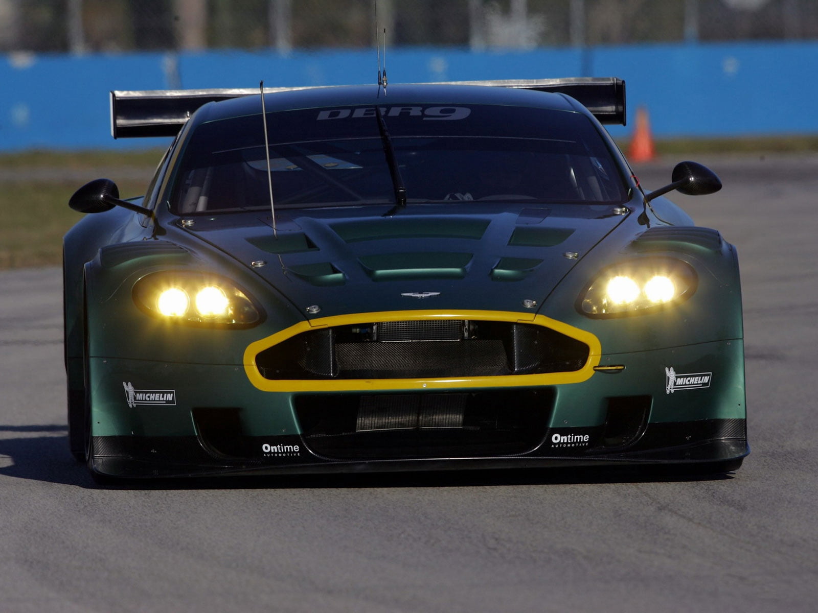 720P, martin, transportation, coupe, sports Race, 2005, racecar, front view, aston martin, illuminated, blue, no people, technology, driving, power, car, HD Wallpaper
