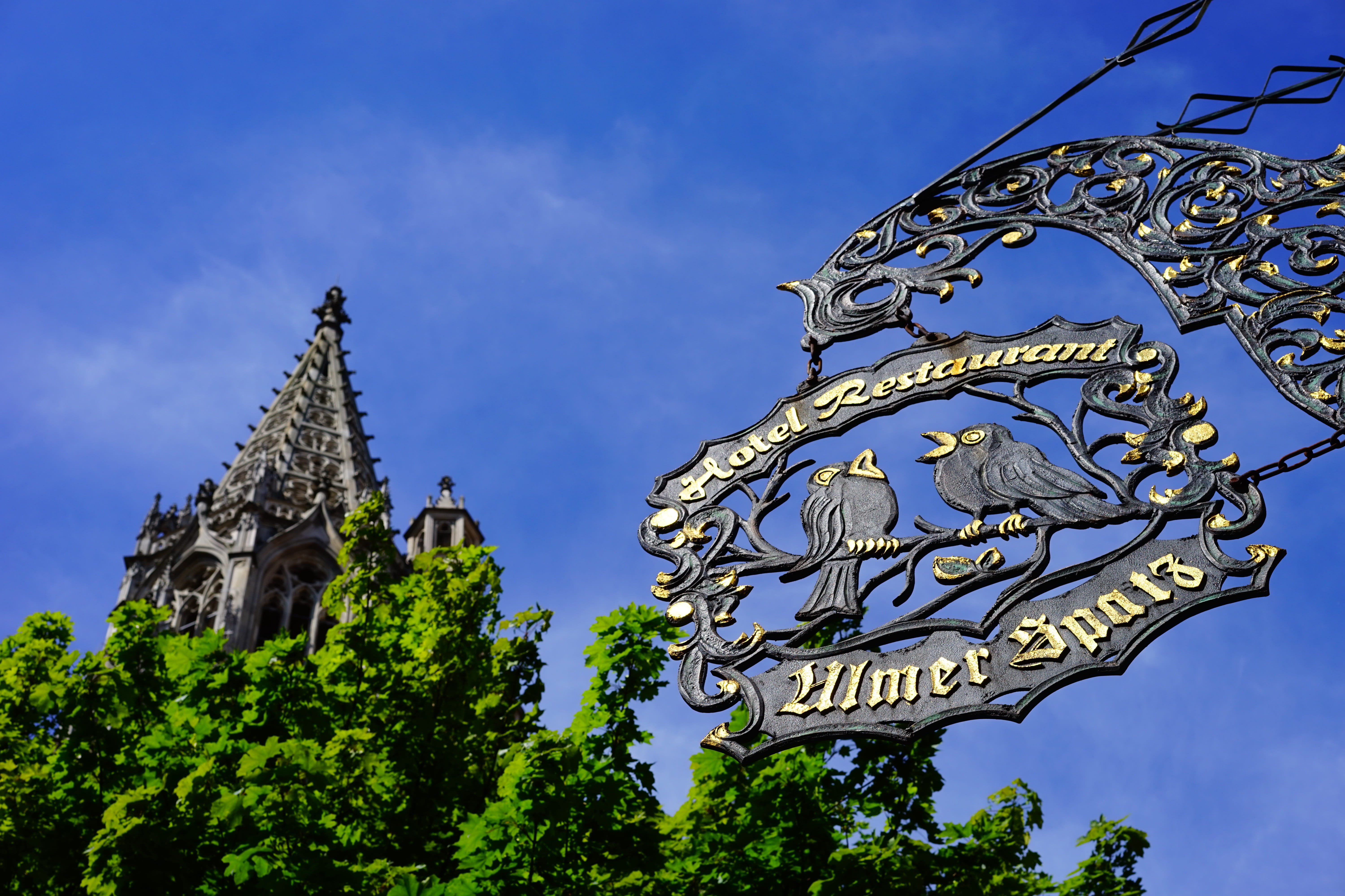 5K, guest house shield, architecture, building, design, blue, inn, cultures, sideboard, architecture And Buildings, low angle view, nature, font, spirituality, HD Wallpaper