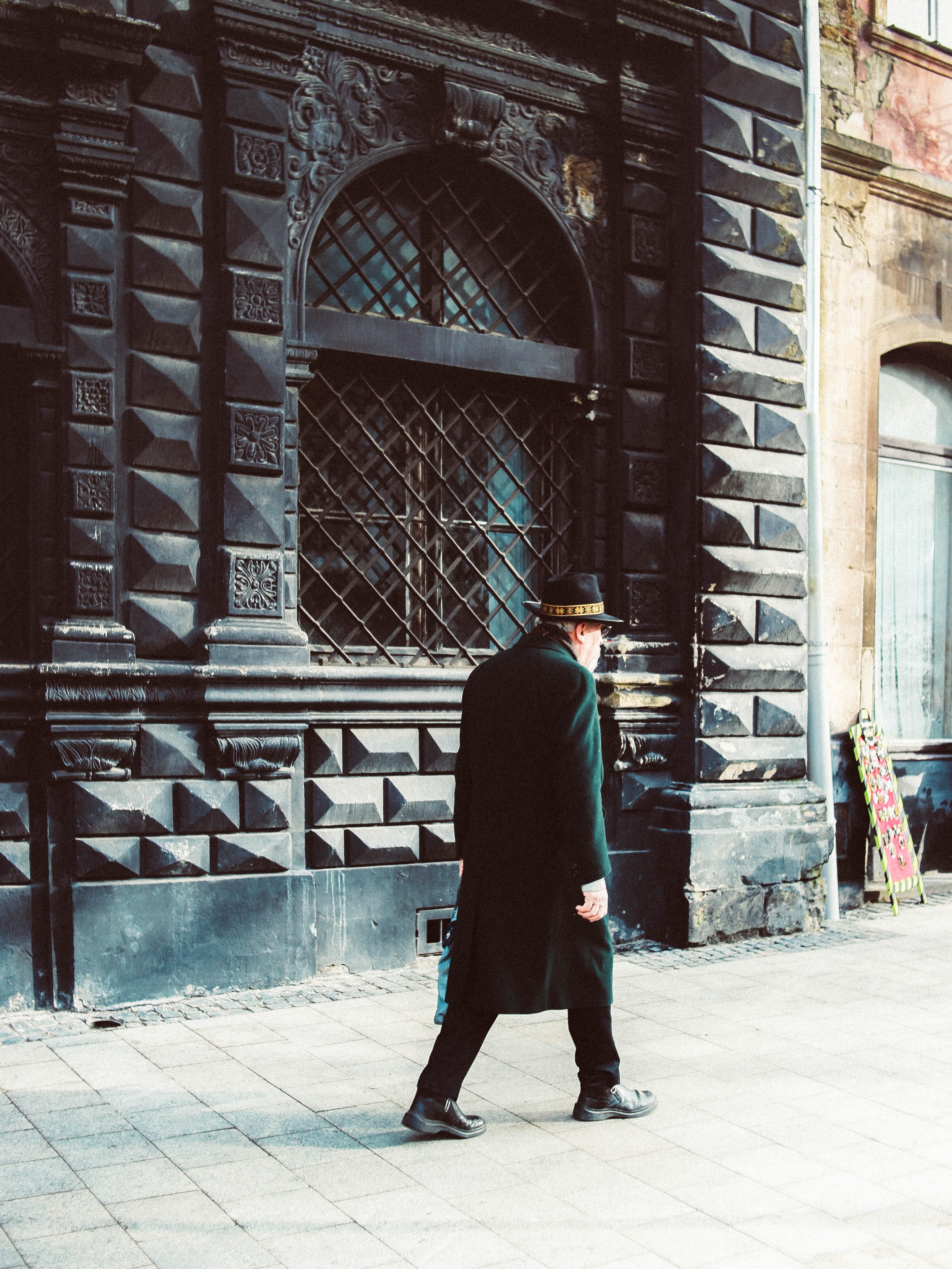 leisure activity, lviv, female, walking, oldest, male, real people, building exterior, retro, winter, architecture, men, snowflakes, building, green, rear view, Phone HD Wallpaper