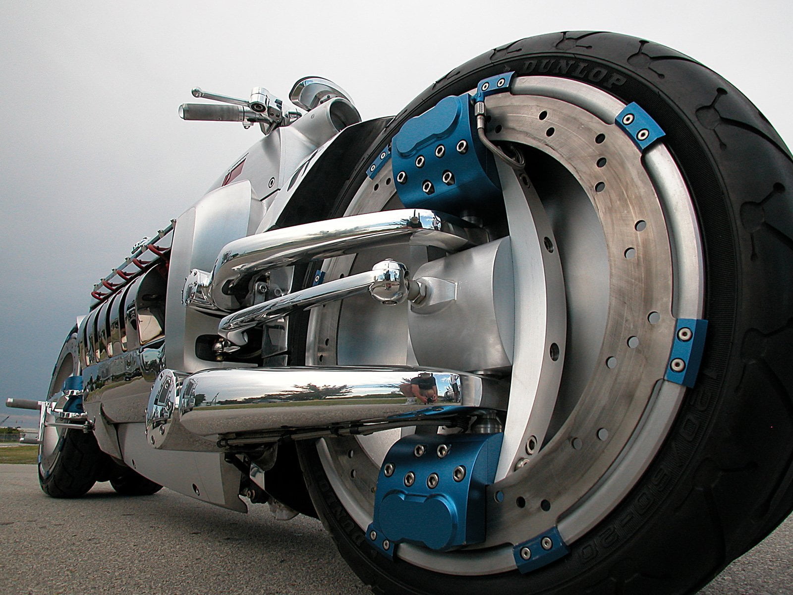 engine, transportation, motor vehicle, fastest bikes, tire, day, low angle view, kand, Motorcycles, gray, airplane, 720P, motorcycle, mode of transportation, HD Wallpaper