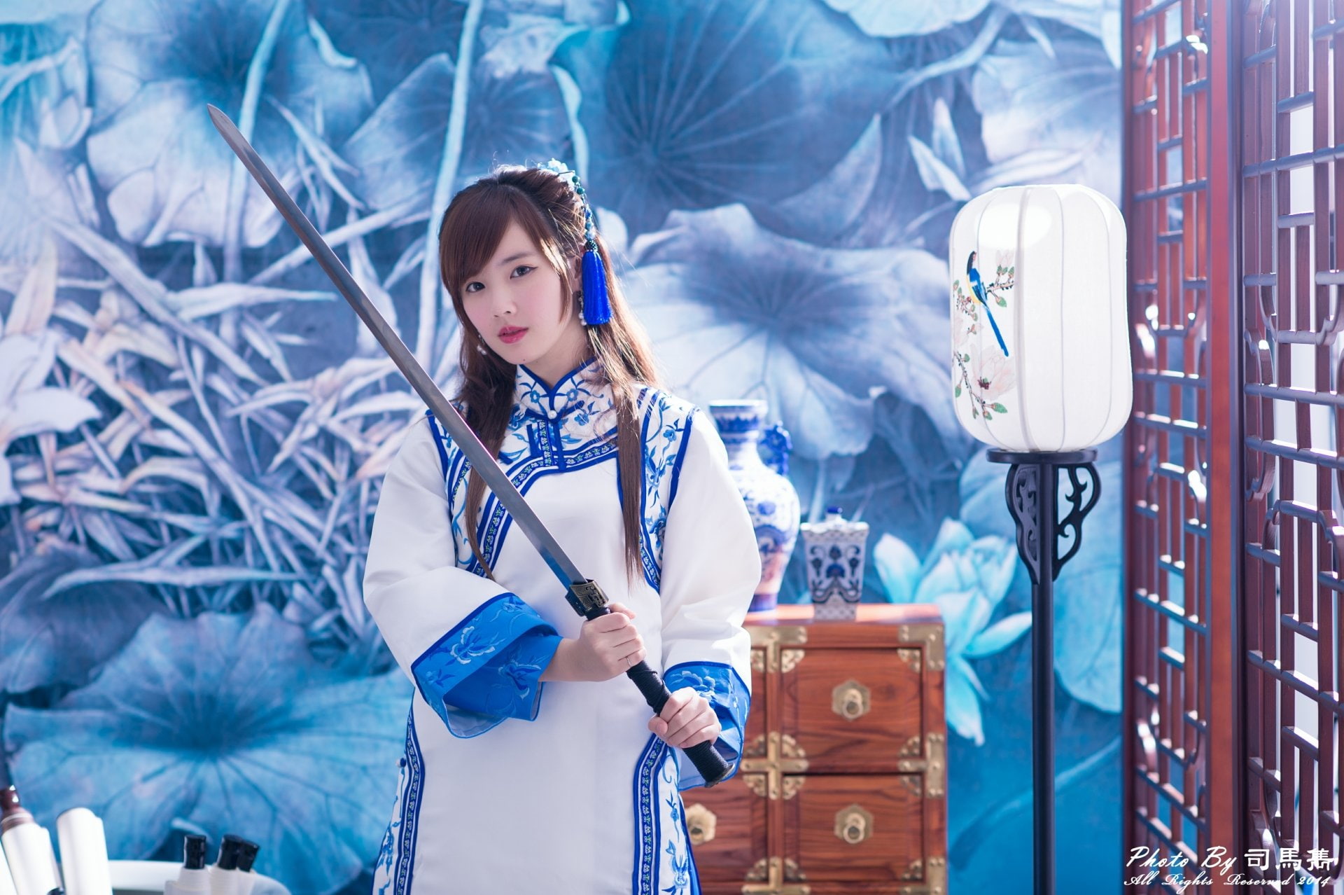 Vase, Models, Taiwanese, 1080P, Sword, Lantern, Traditional Costume, Girl, Asian, Yu Chen Zheng, Model, HD Wallpaper