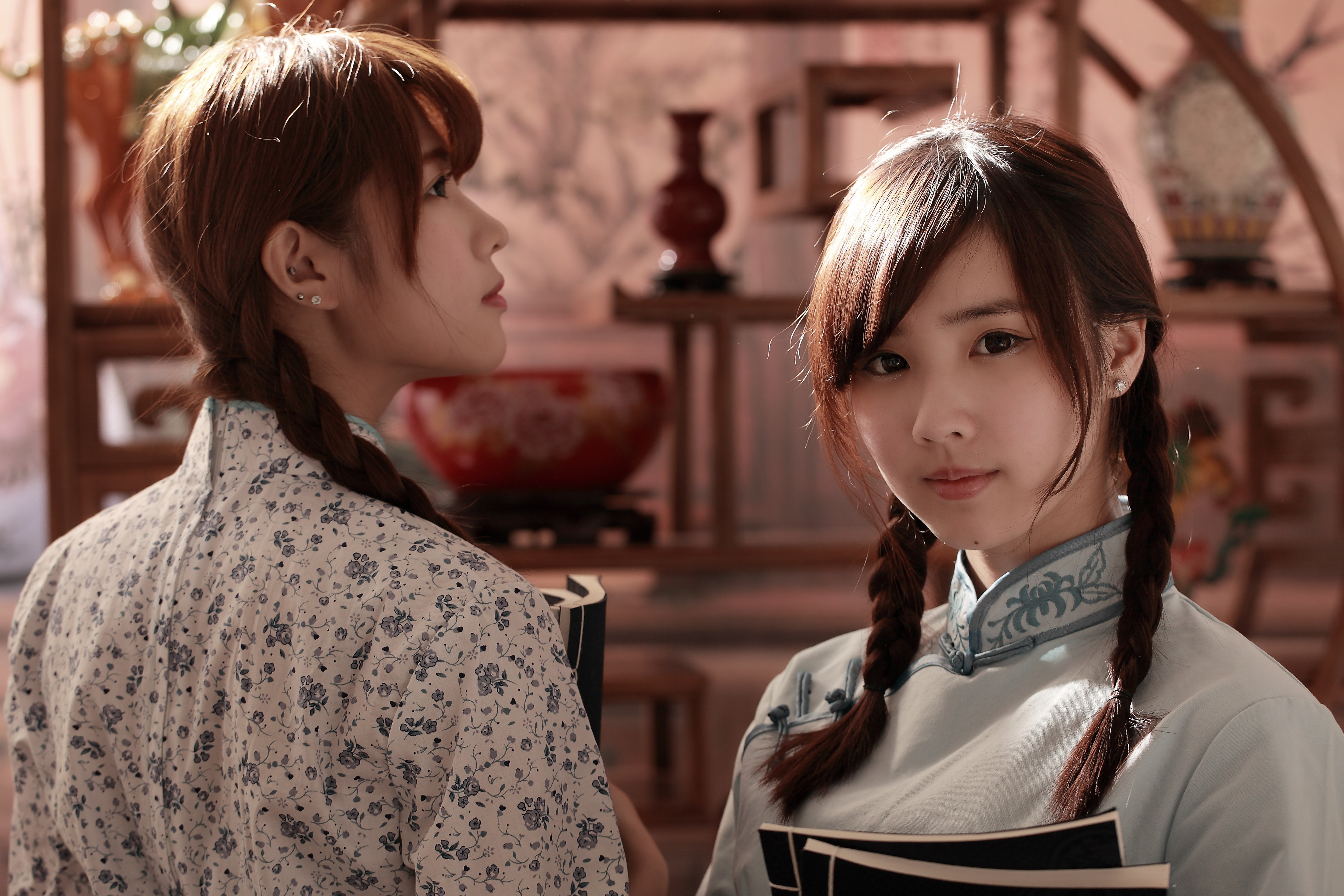 daughter, lifestyles, portrait, looking at camera, front view, yu chen zheng, adult, innocence, childhood, hairstyle, girls, indoors, family, focus on foreground, HD Wallpaper