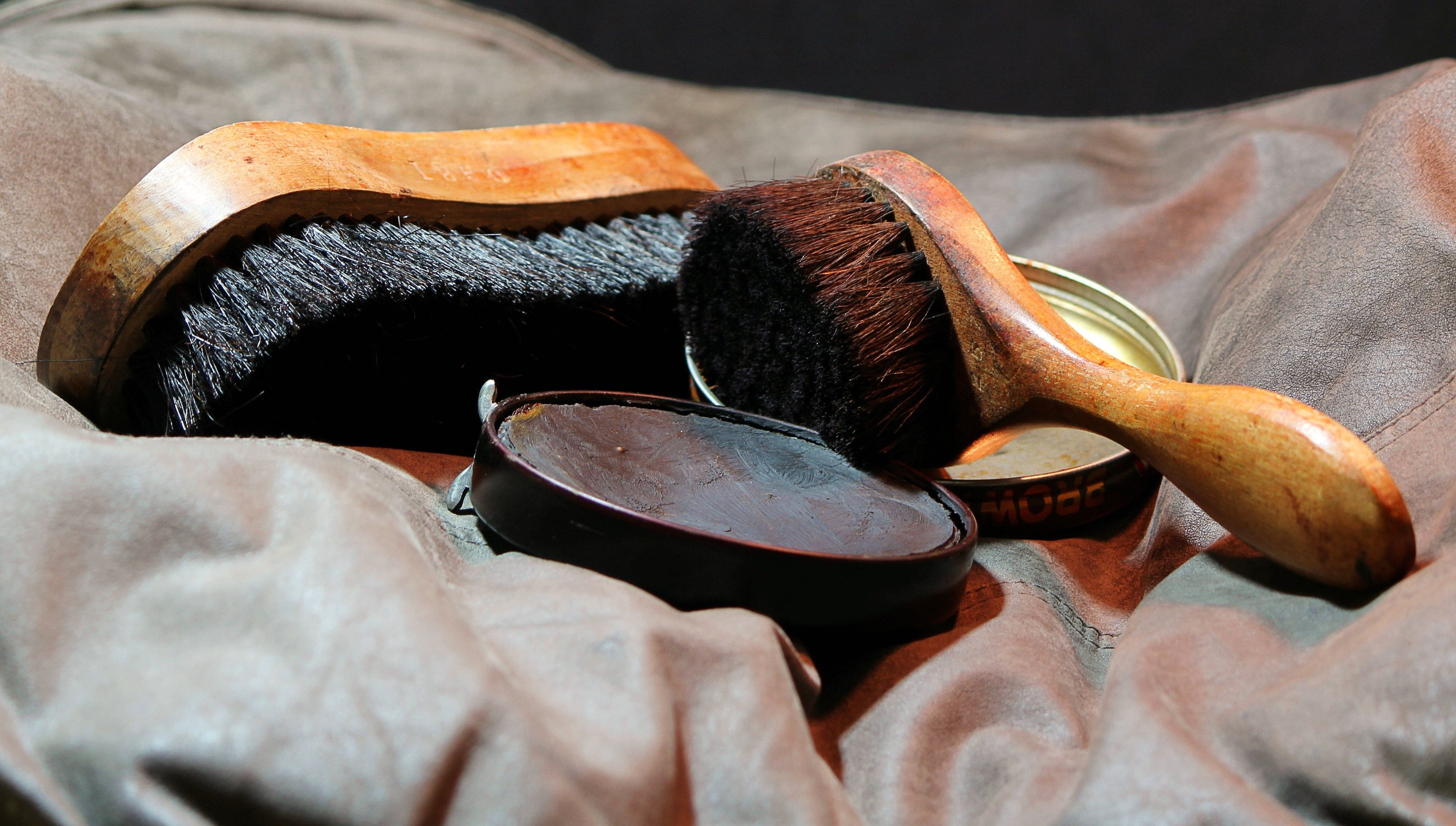 no people, domestic, wood - material, indoors, shoe polish, two, bowl, buff, kit, duster, close-up, grey, art and craft, shine brush, still life, food, HD Wallpaper
