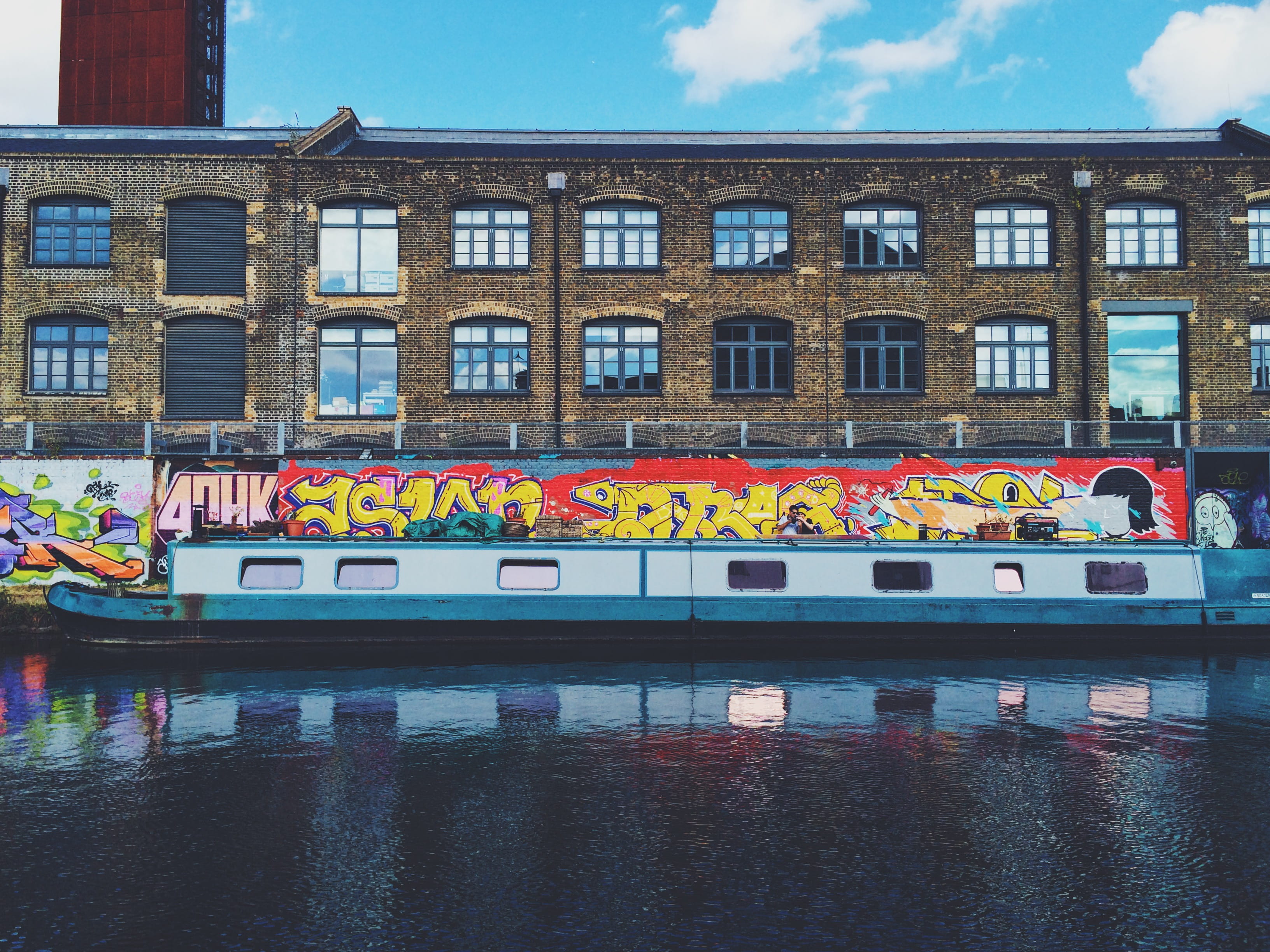 built Structure, architectural, netherlands, grafiti, narrow boat, window, famous Place, mode of transportation, building Exterior, transportation, vandals, HD Wallpaper