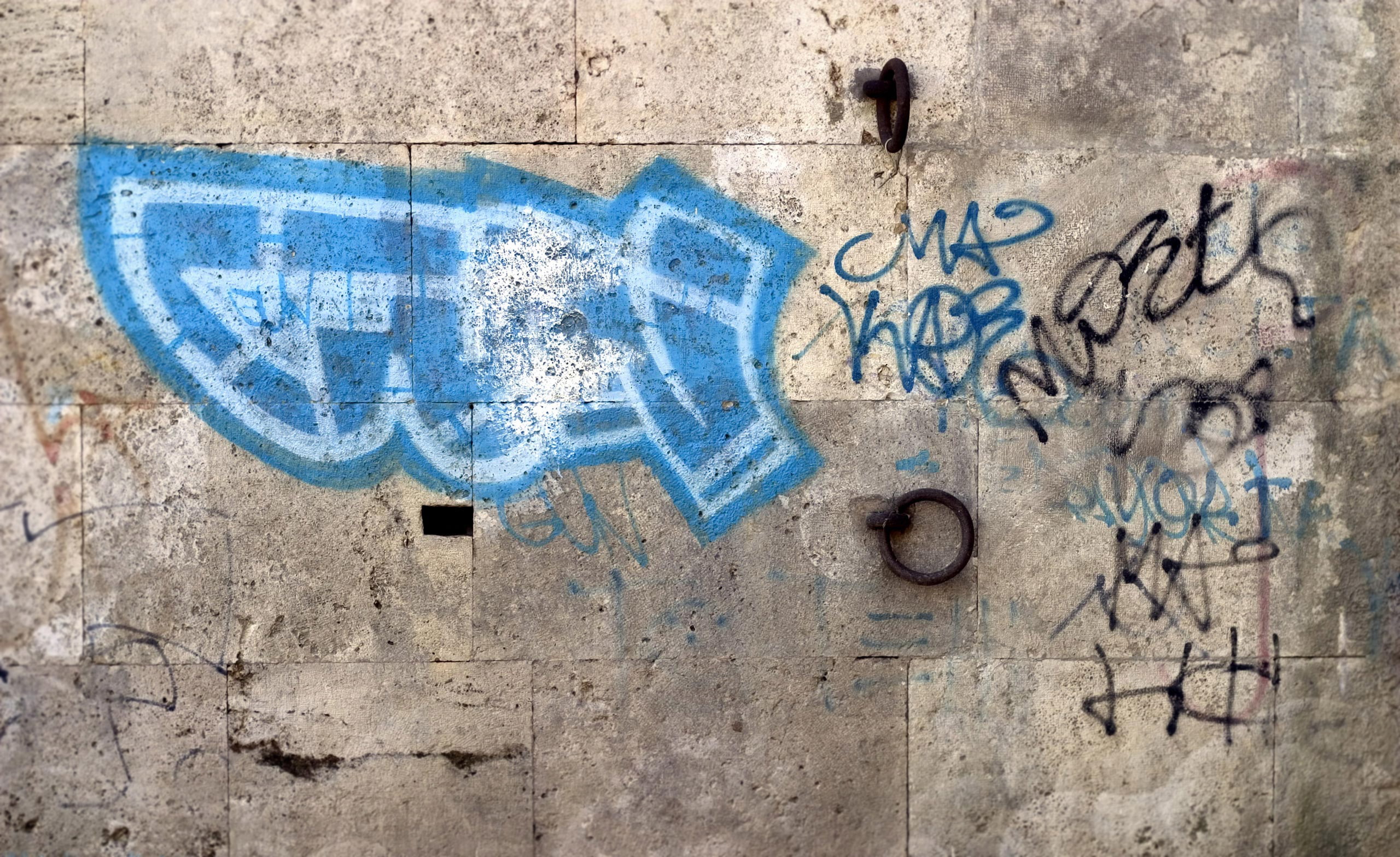 2K, grafiti, built structure, communication, concrete, text, building exterior, message, no people, creativity, graffiti, old, textured, wall - building feature, HD Wallpaper