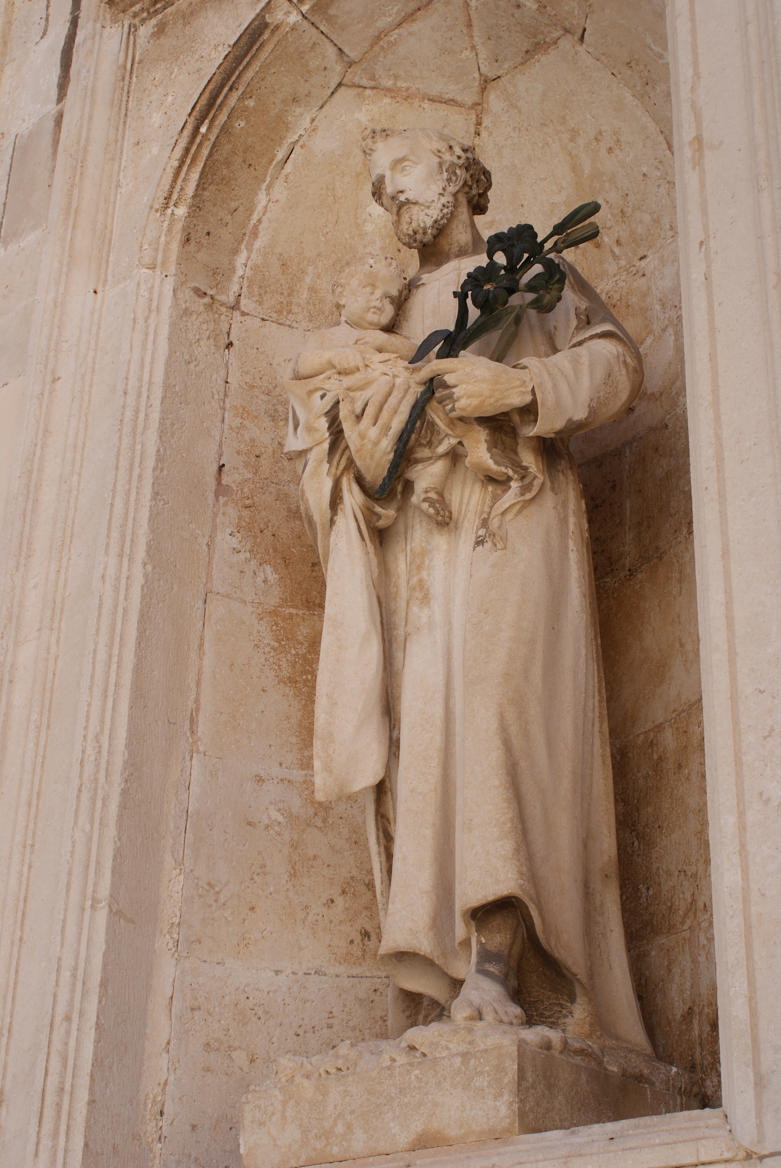 belief, anthony of padua, spirituality, the child, craft, low angle view, old, dubrovnik, padua, monument, holy, the old town, statue, figure, male likeness, Phone HD Wallpaper