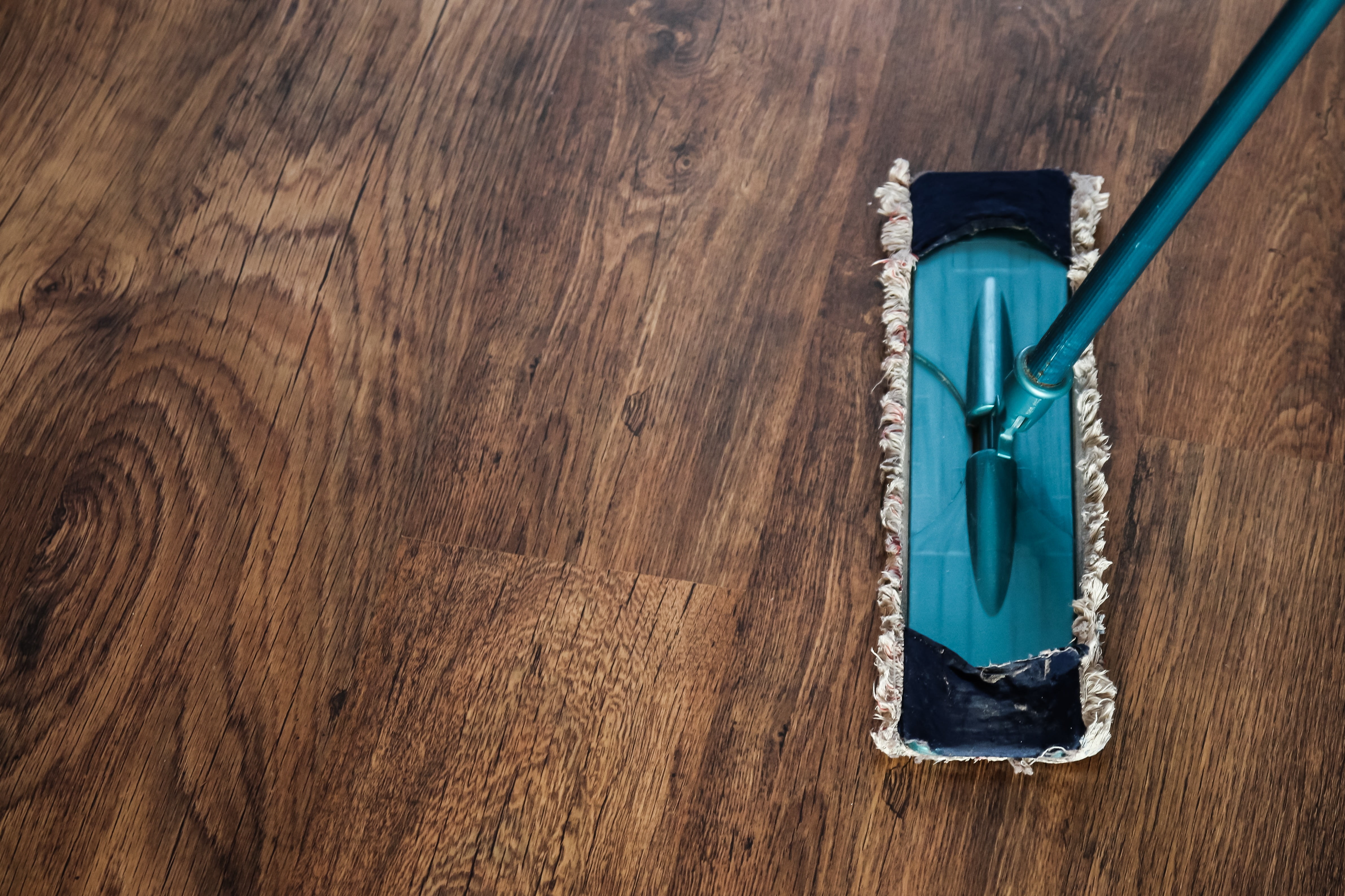 high angle view, cleaning, absence, brown, wood grain, directly above, equipment, single object, 4K, close-up, copy space, flooring, the ilo, cleanup, HD Wallpaper