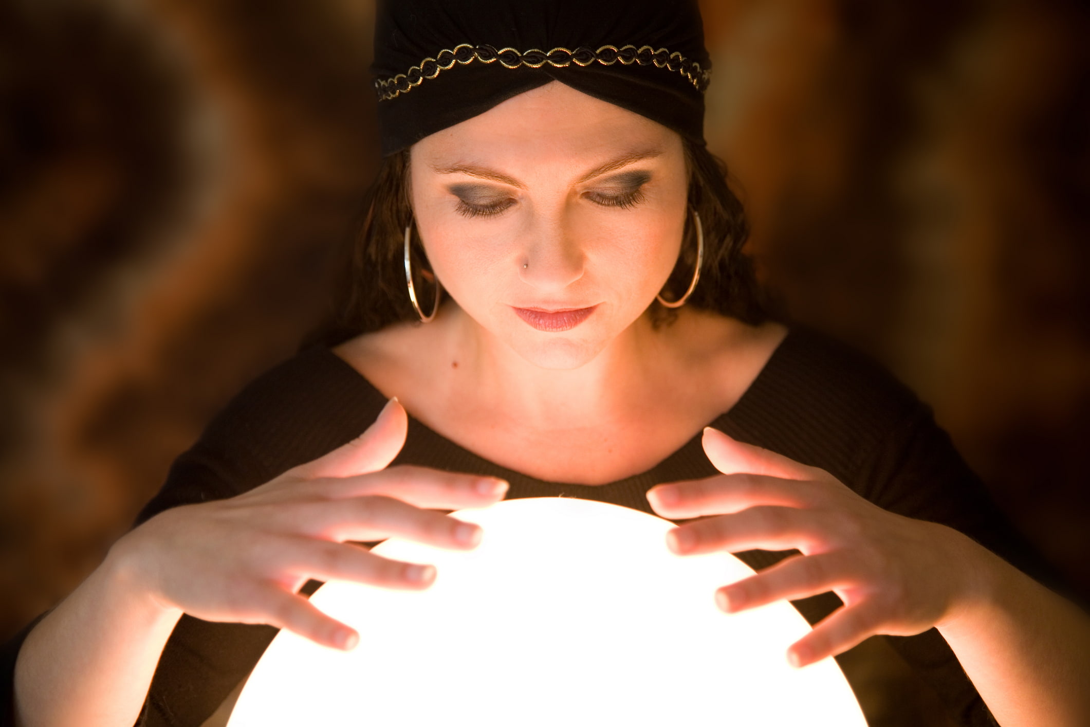 witch, light, face, women, teller, ball, females, crystal, fortune, glow, occult, 1080P, dark, fantasy, HD Wallpaper