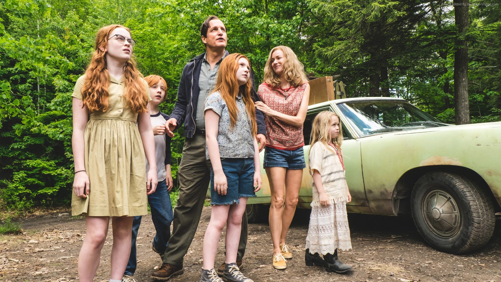 sister, full length, group of people, daughter, transportation, women, casual clothing, standing, The Glass Castle, outdoors, Brie Larson, leisure activity, HD Wallpaper