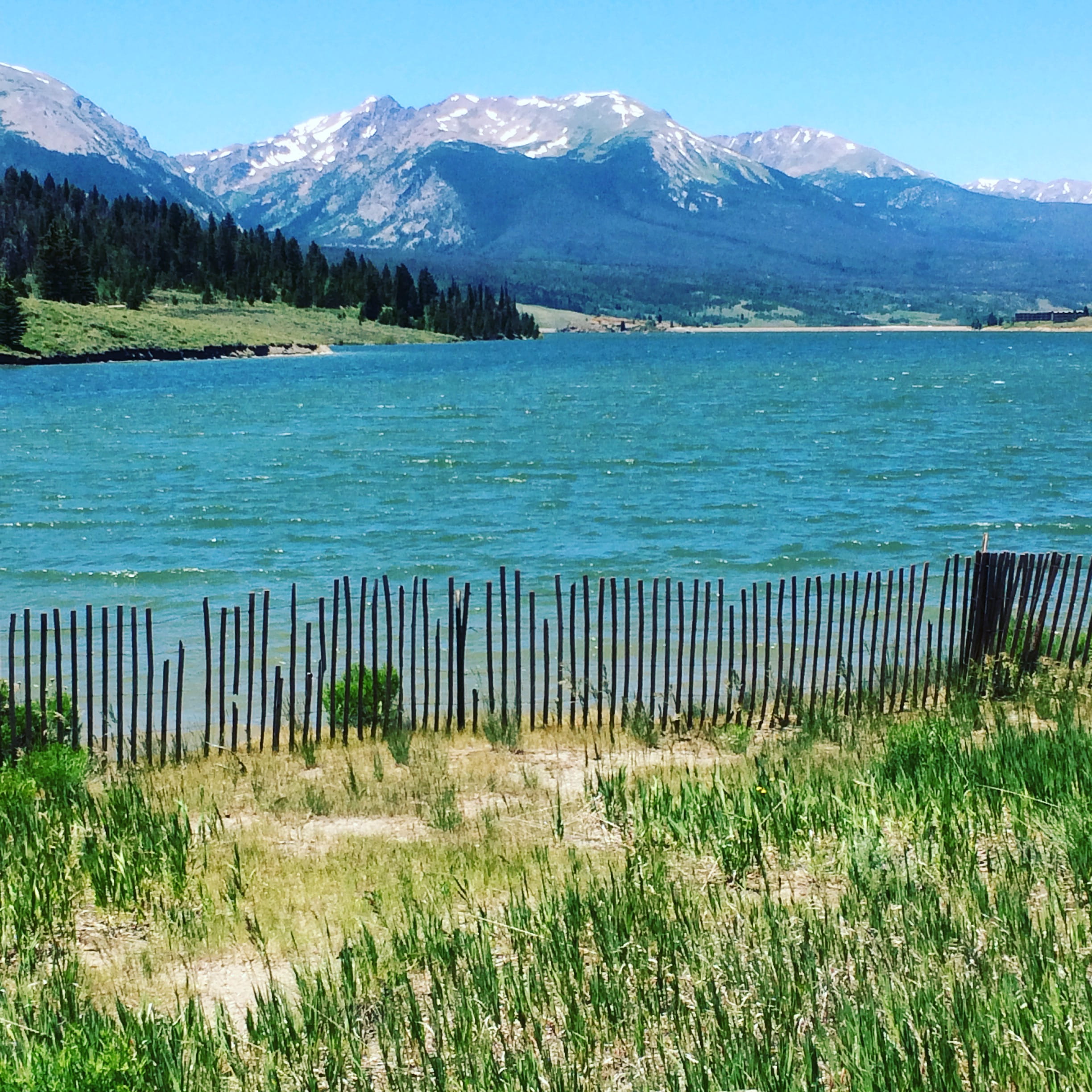 barrier, united states, day, land, mountains, water, tranquil scene, lake, mountain range, fence, 1080P, tranquility, scenics - nature, plant, non-urban scene, Phone HD Wallpaper