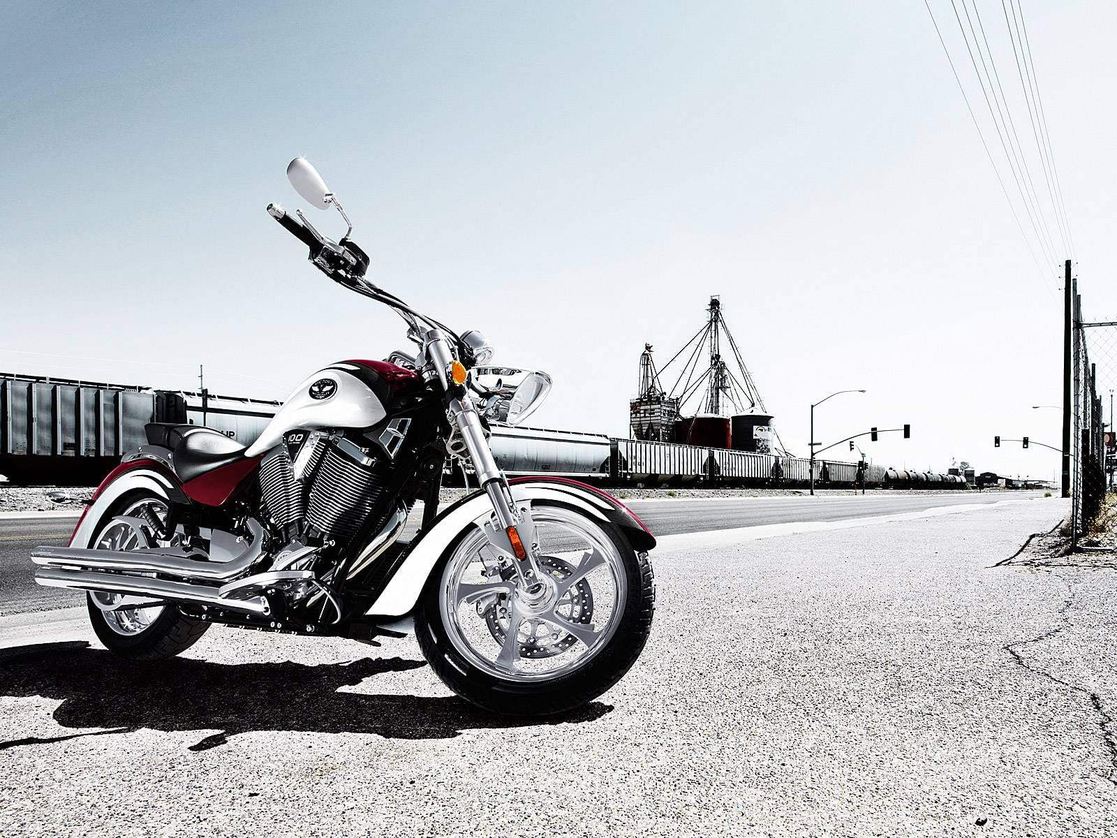 city, building exterior, Motorcycles, outdoors, Victory, bicycle, gray, cruiser, white, transportation, street, stationary, sky, road, day, sunlight, mode of transportation, HD Wallpaper