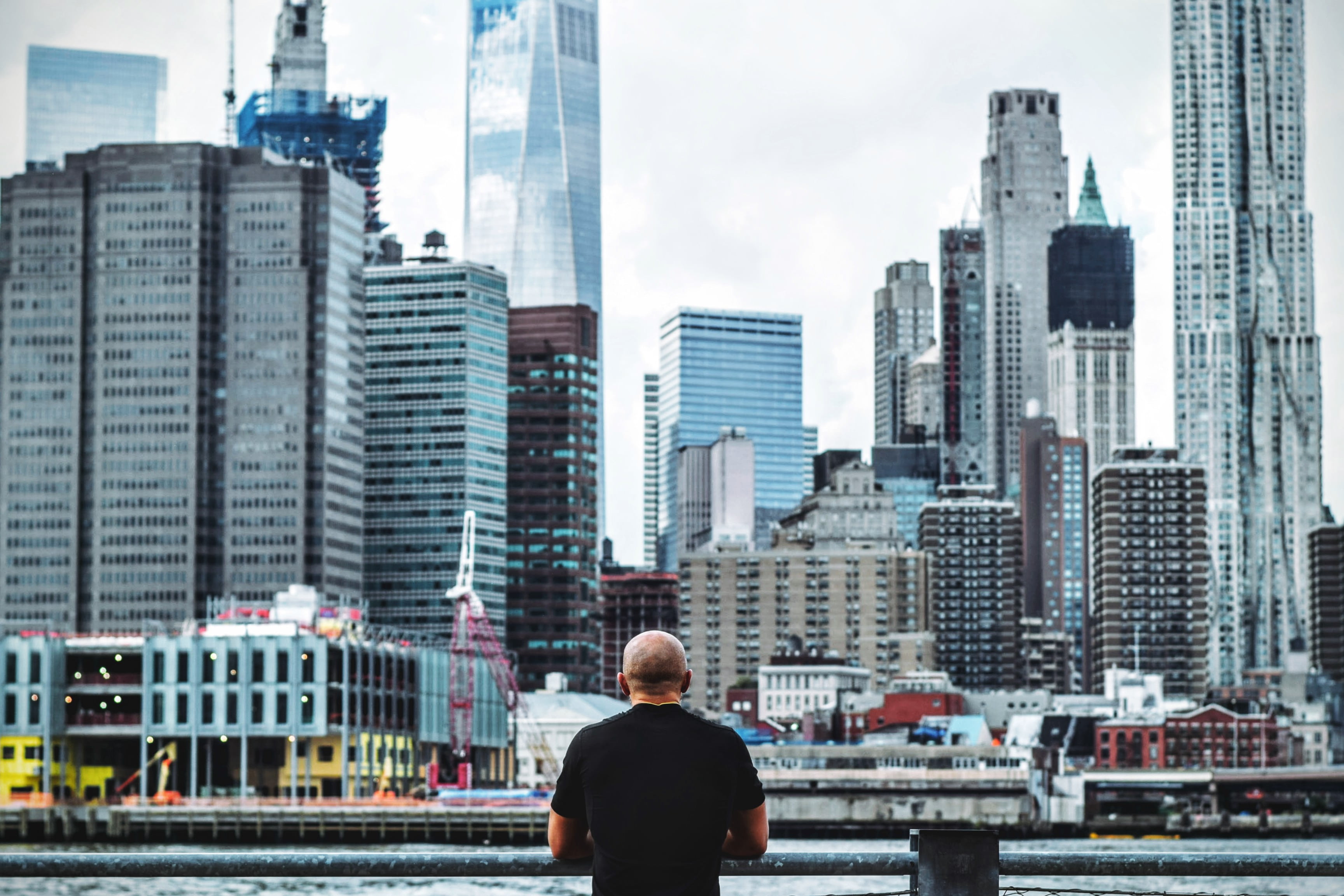 alone, facing, thinking, people, residential district, wearing, 2K, financial district, one person, crane, city life, urban skyline, tower, leaning, skyline, HD Wallpaper