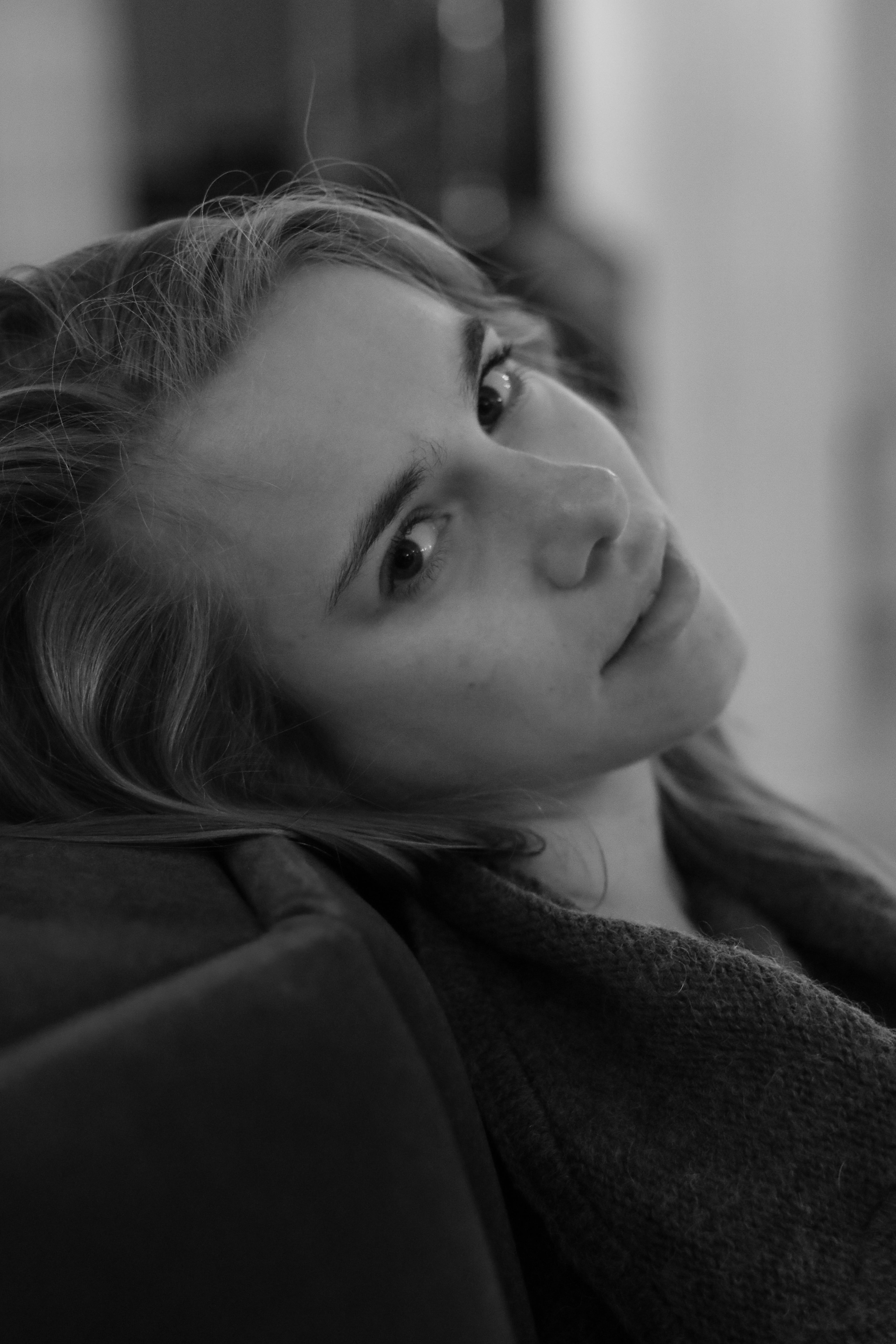 close-up, leisure activity, females, young woman, looking, only women, blond, people, depression - sadness, 5K, female, model, beautiful woman, young women, Phone HD Wallpaper