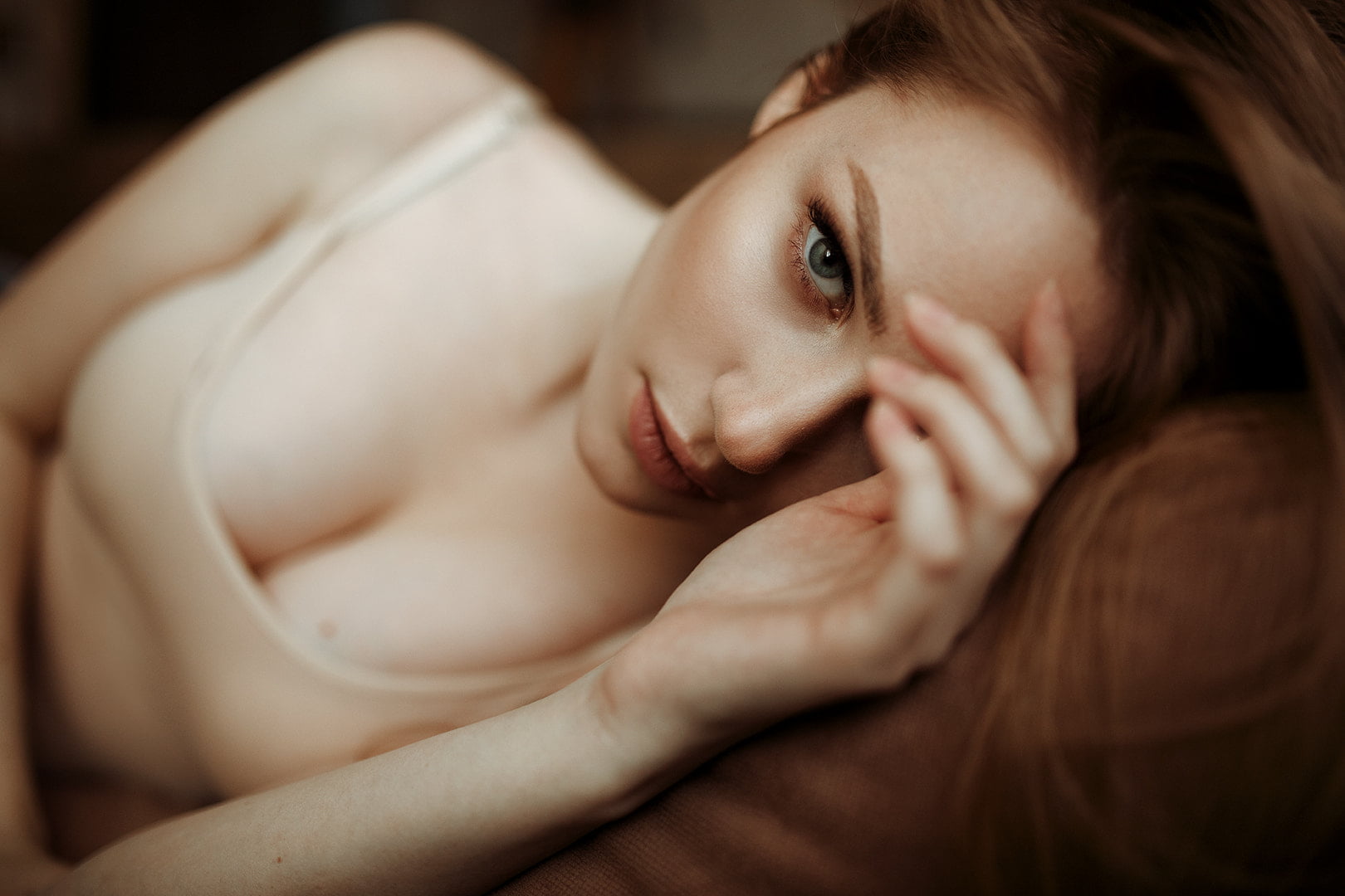 blue eyes, brunette, depth of field, looking at viewer, women, portrait, 720P, Kirill Averyanov, HD Wallpaper