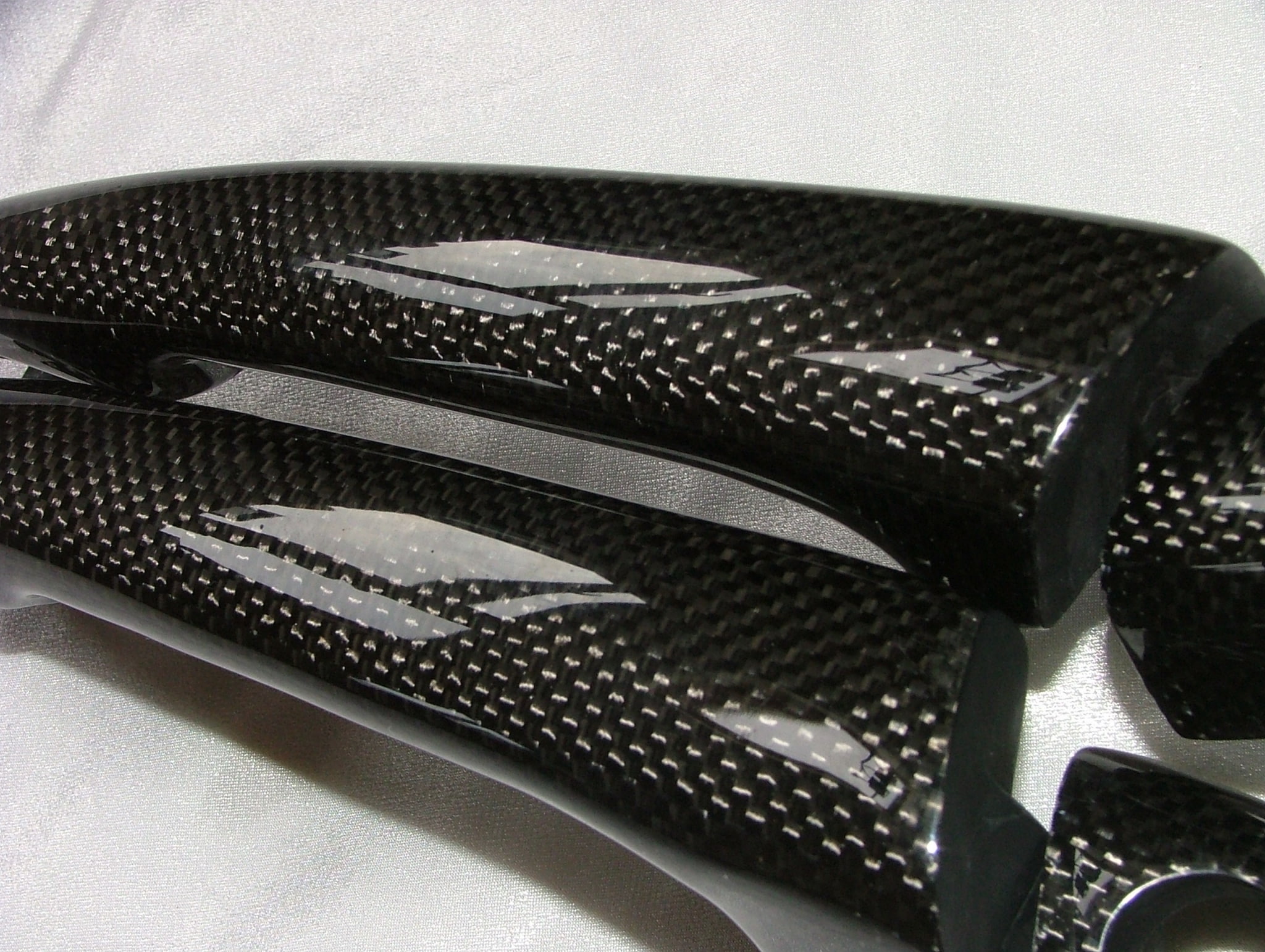 carbon fiber cool pictures, clean, eating utensil, washing, pattern, drink, close-up, table, indoors, container, single object, metal, kitchen utensil, HD Wallpaper