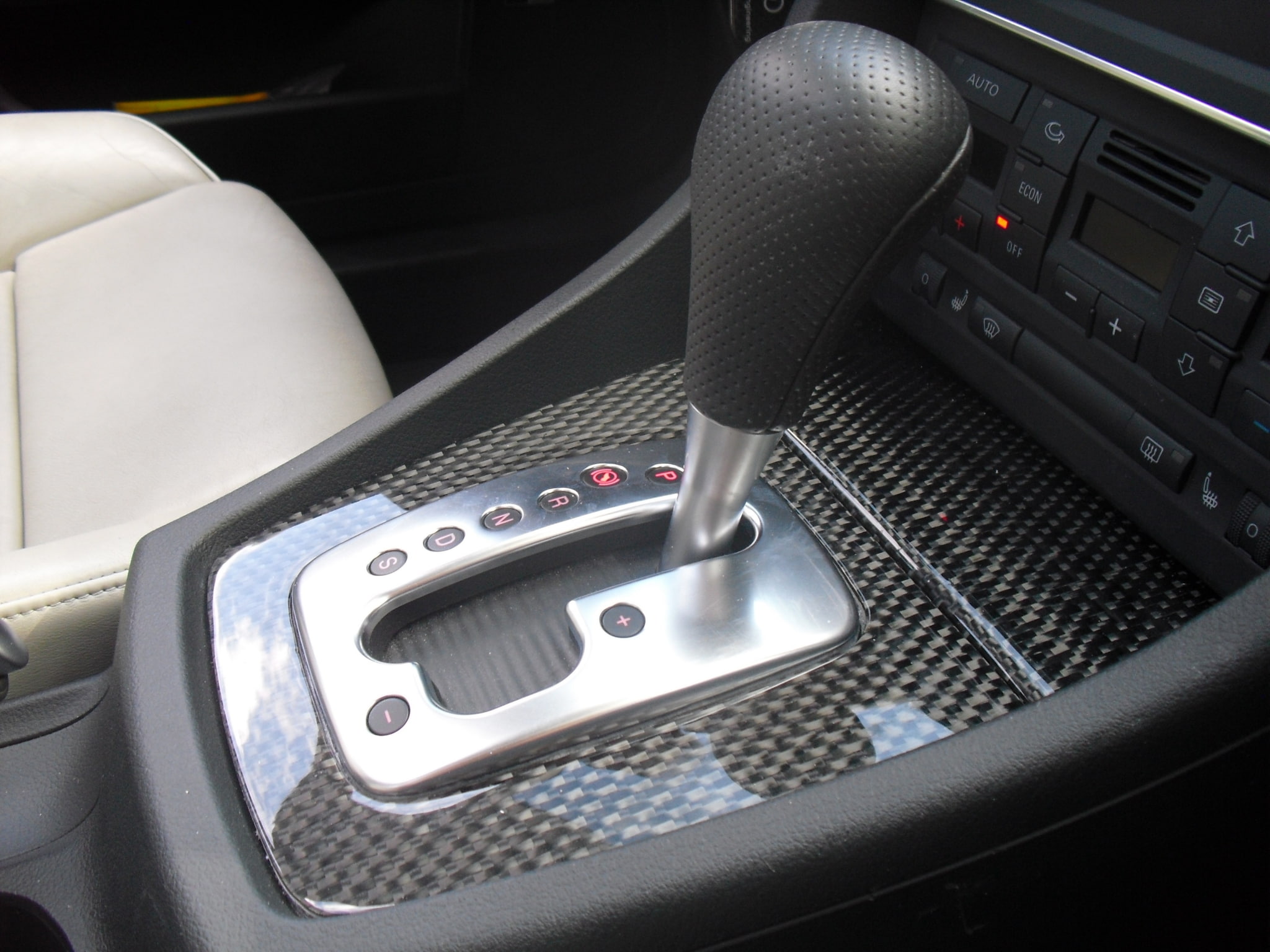 technology, land vehicle, mode of transportation, gearshift, steering wheel, music, indoors, travel, no people, car, 1080P, control, close-up, carbon fiber  pictures, HD Wallpaper