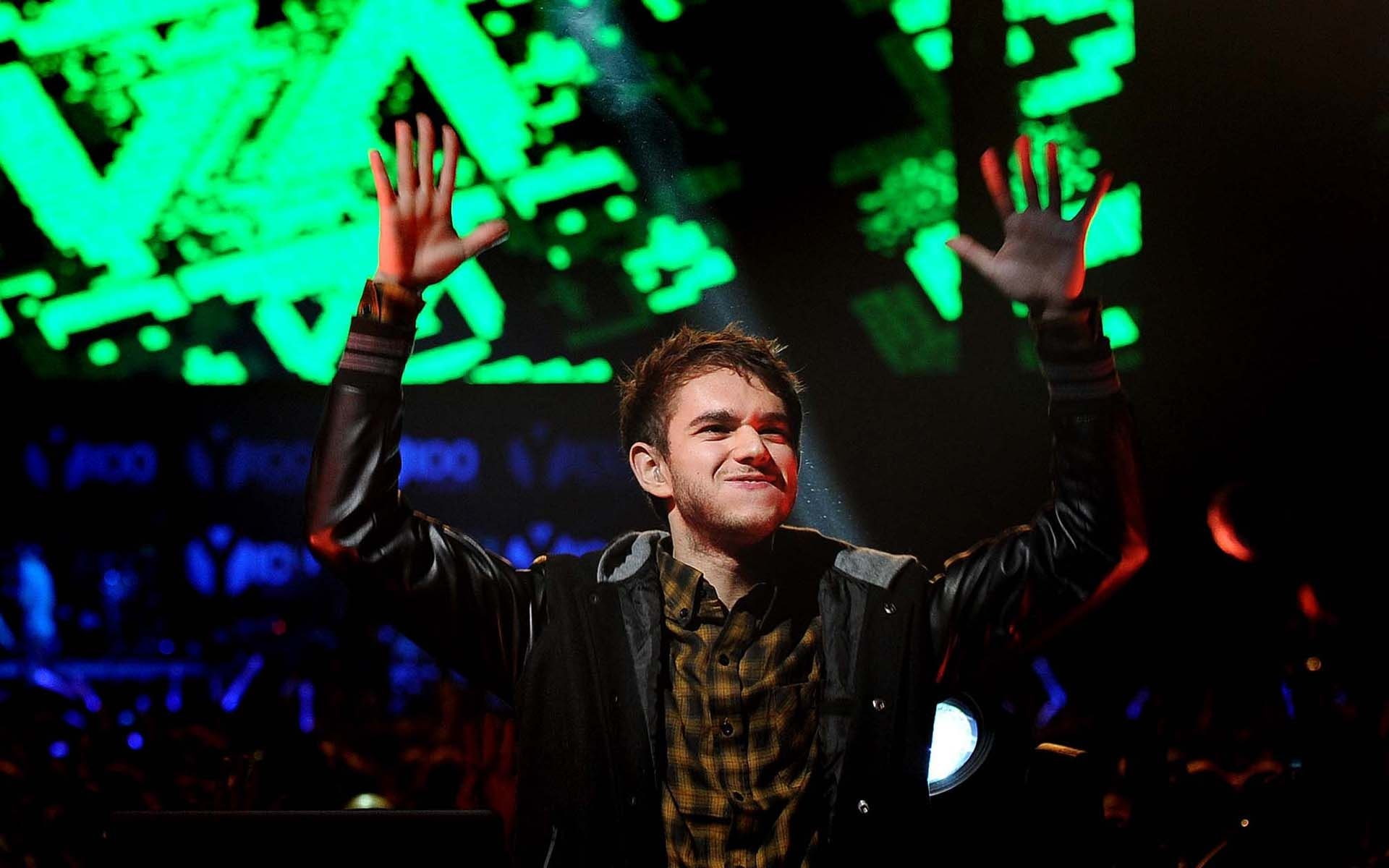 performance, one person, festival, night, event, human arm, cheerful, 1080P, music, arts culture and entertainment, smiling, zedd, arms raised, music festival, HD Wallpaper