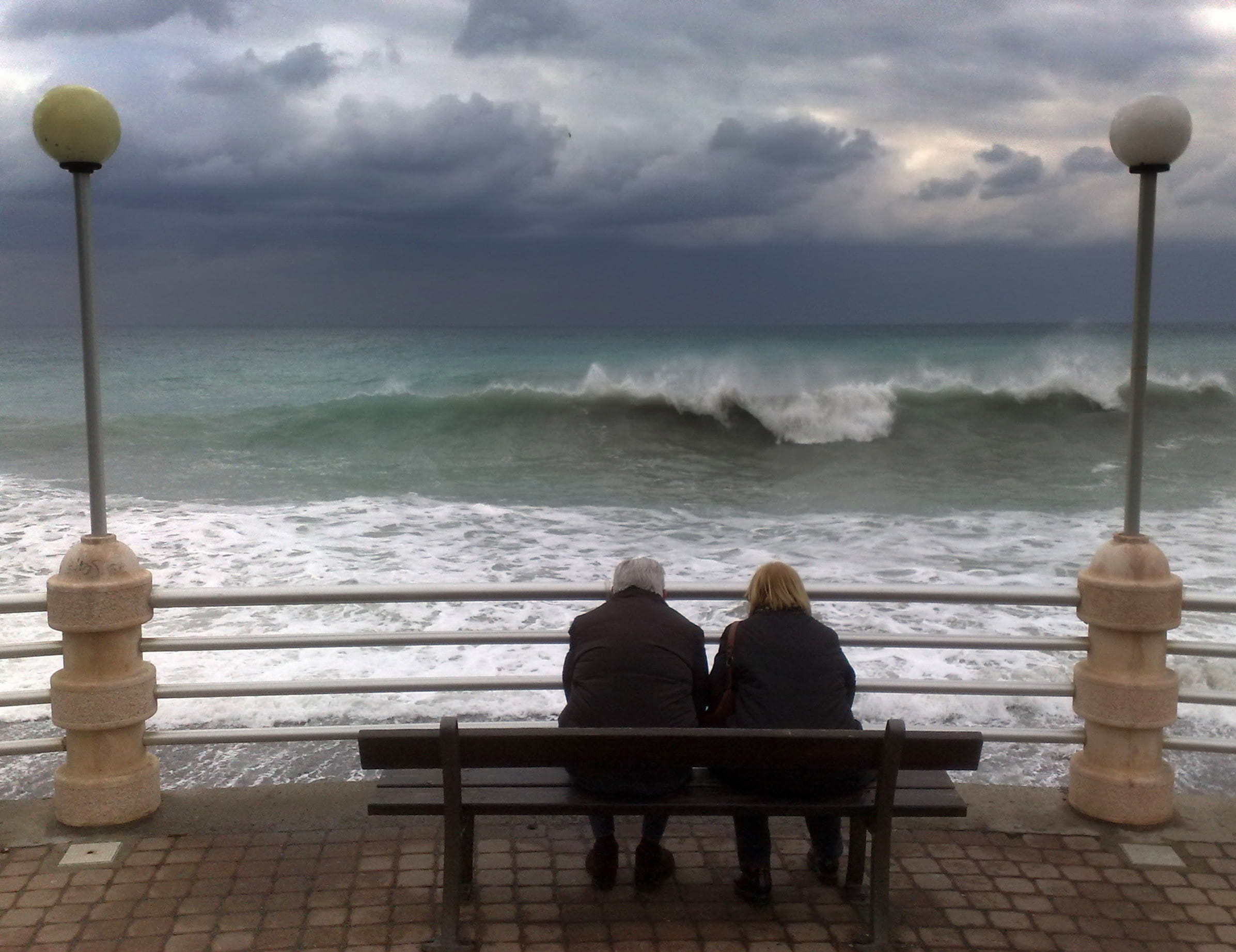 togetherness, two people, sky, horizon over water, sitting, bordighera, looking at view, water, positive emotion, relaxation, beauty in nature, bench, nature, HD Wallpaper