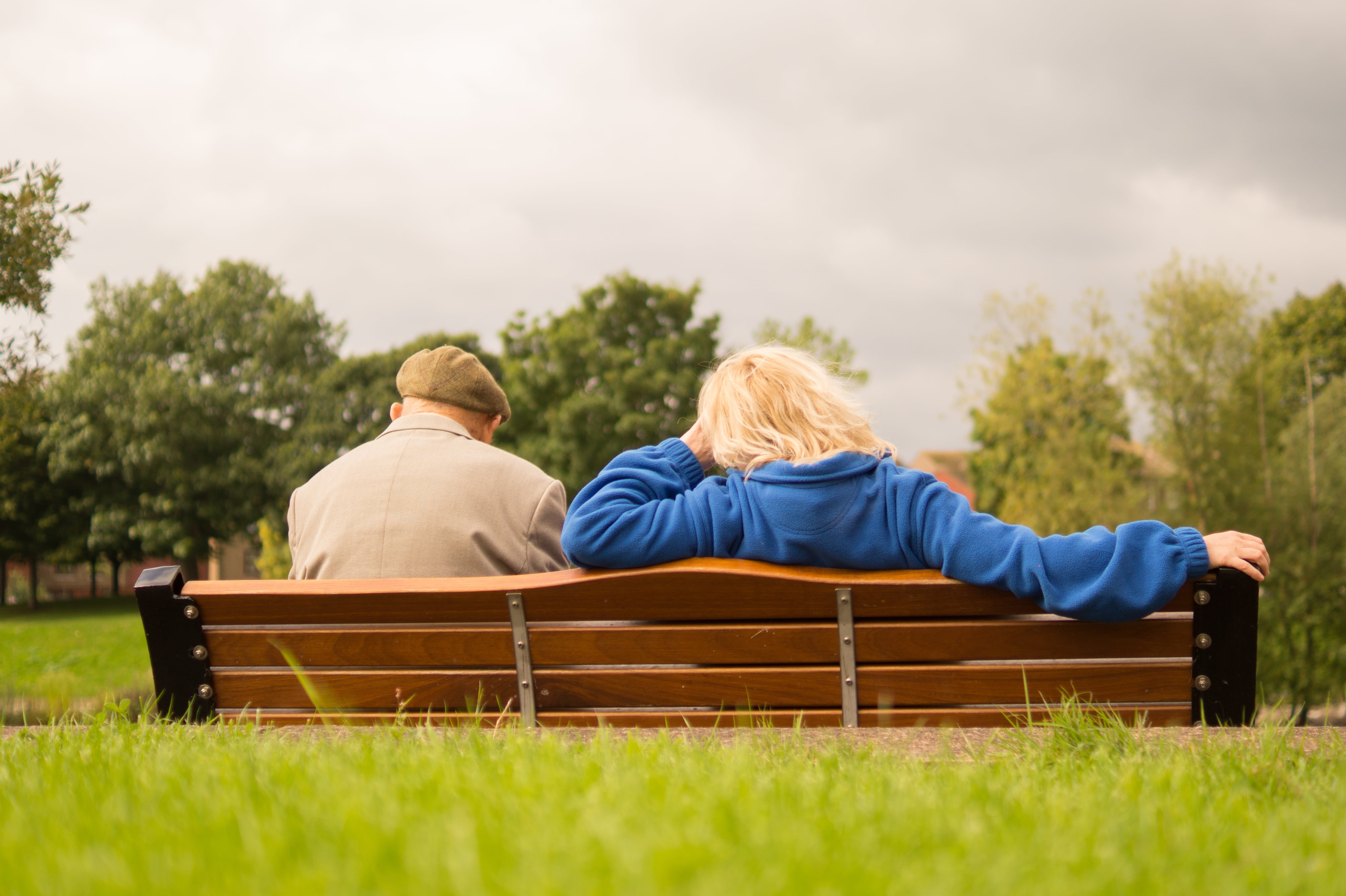 wife, woman, couple - relationship, senior couple, two people, old, sitting, people, senior, adult, nature, park, retirement, elderly, caucasian, senior adult, HD Wallpaper