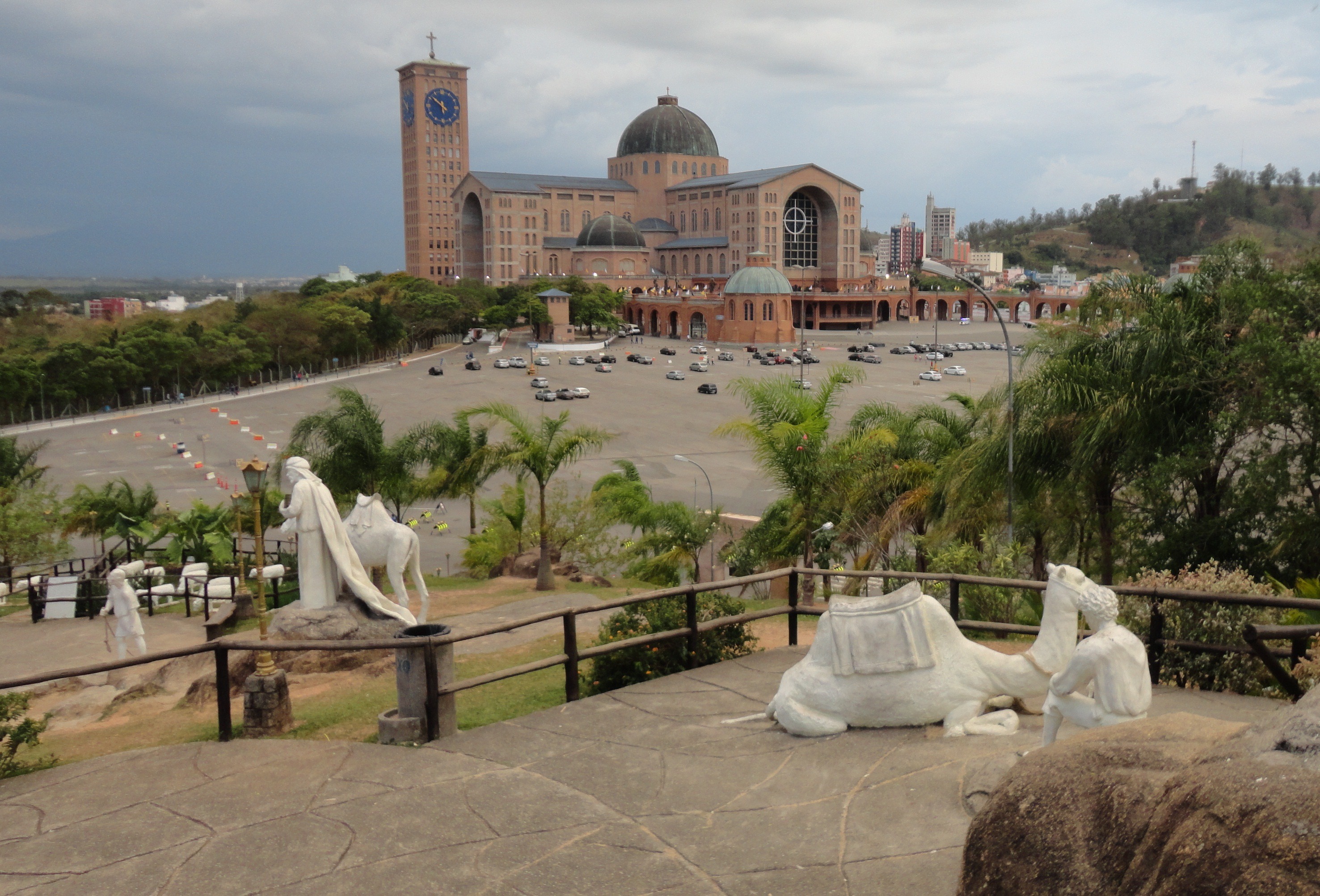 art and craft, building, day, building exterior, belief, aparecida do norte, cloud - sky, sky, dome, architecture, place of worship, tree, built structure, HD Wallpaper