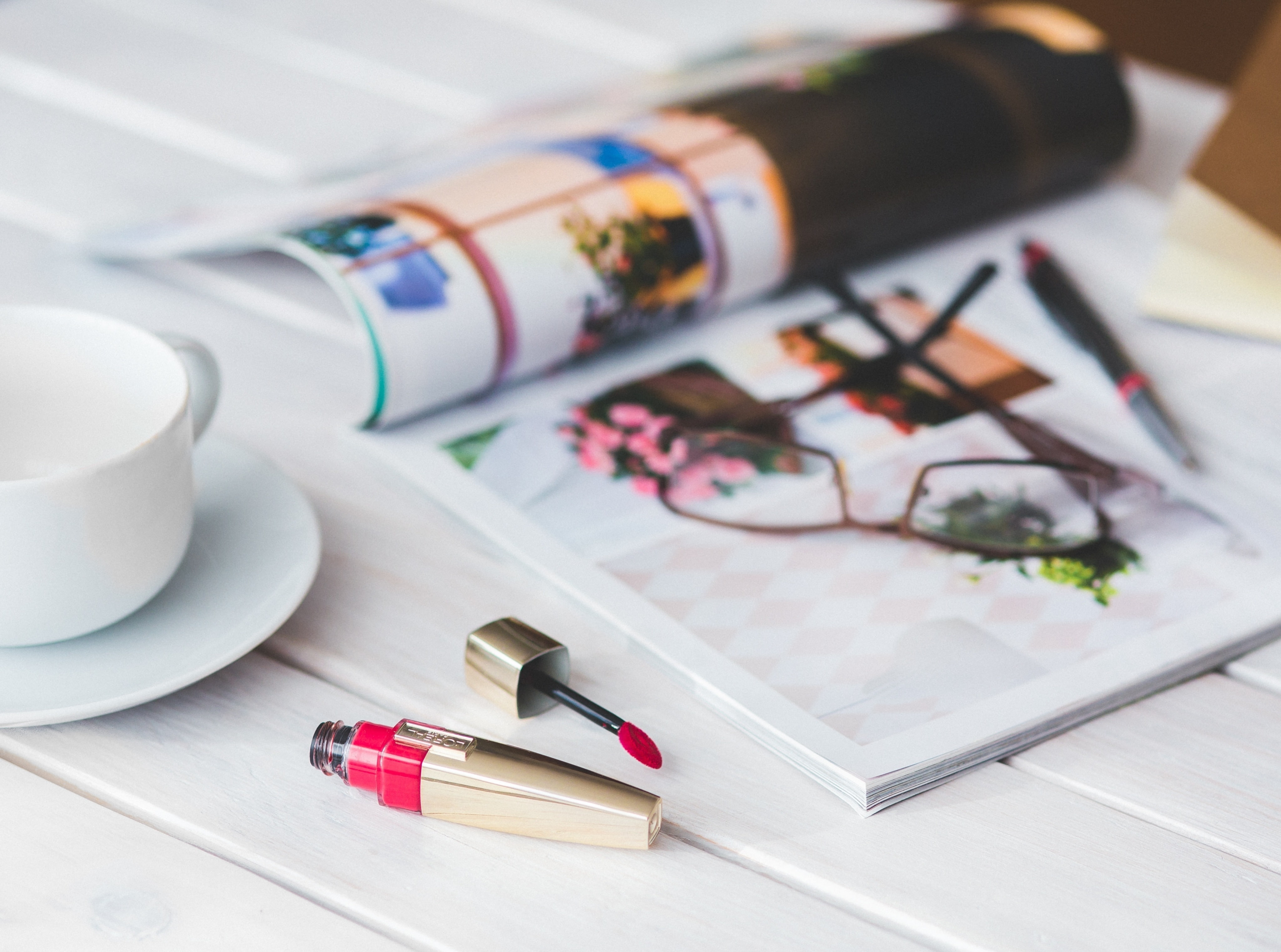 lip, paper, Magazine, furniture, close-up, Make Up, Lifestyle, education, no people, Glasses, selective focus, table, publication, still life, Coffee, paint, HD Wallpaper