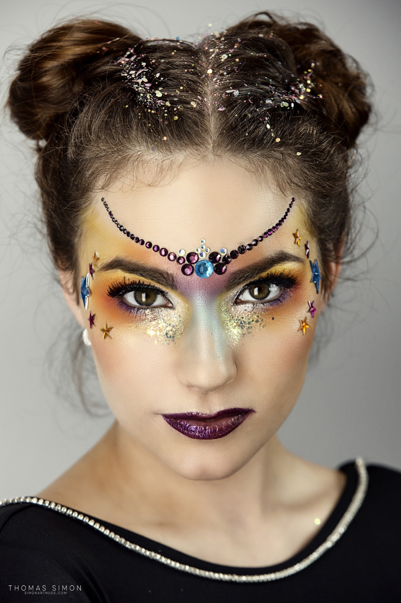 black clothing, brunette, eyeliner, hairbun, Thomas Simon, 1080P, glitter, tiaras, brown eyes, lipstick, women, eyeshadow, lip gloss, gems, jewelry, simple background, Phone HD Wallpaper