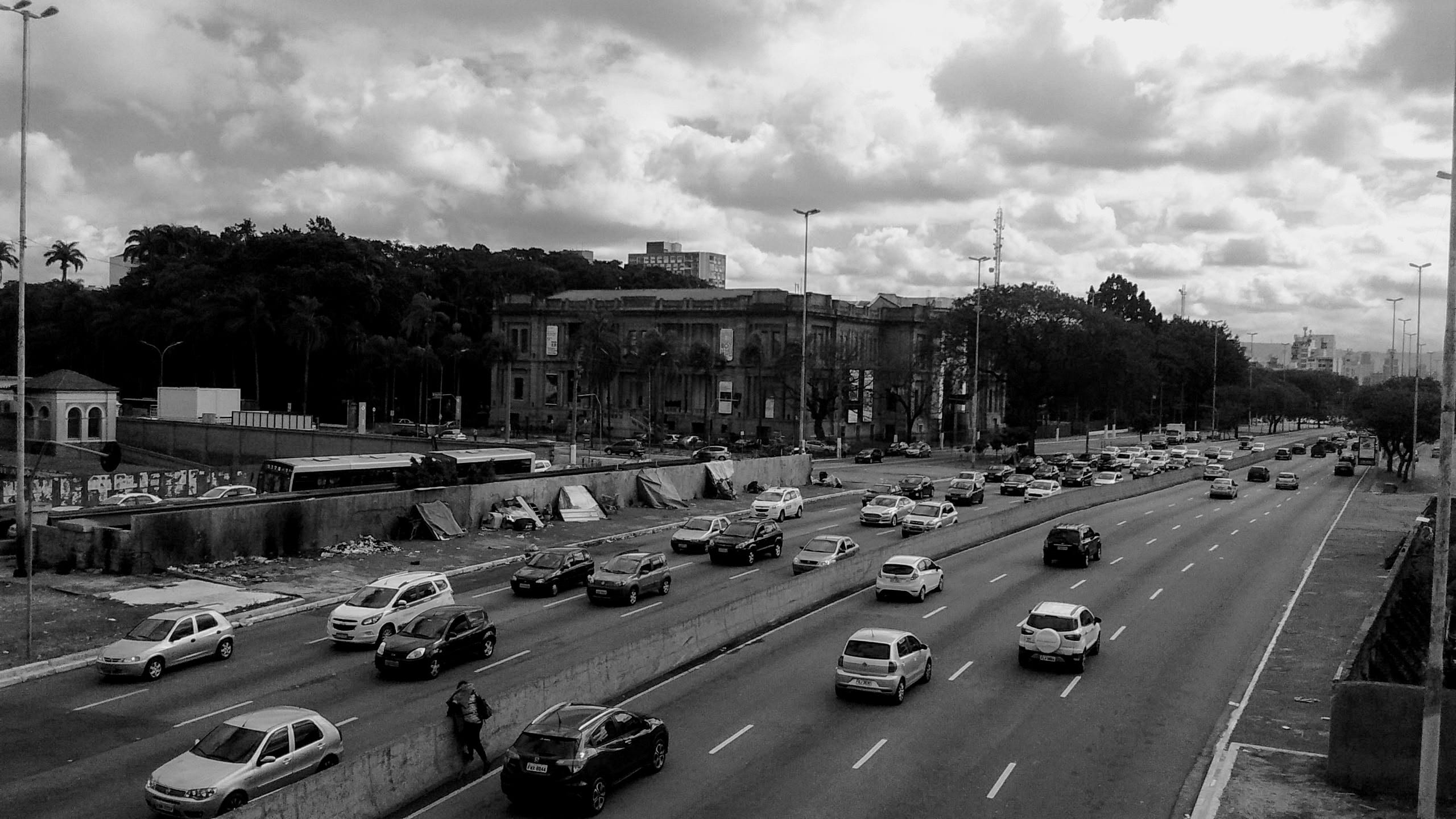 motor vehicle, city, high angle view, transportation, traffic, no people, nature, outdoors, mode of transportation, av. tiradentes, sky, cloud - sky, centro de são paulo, HD Wallpaper