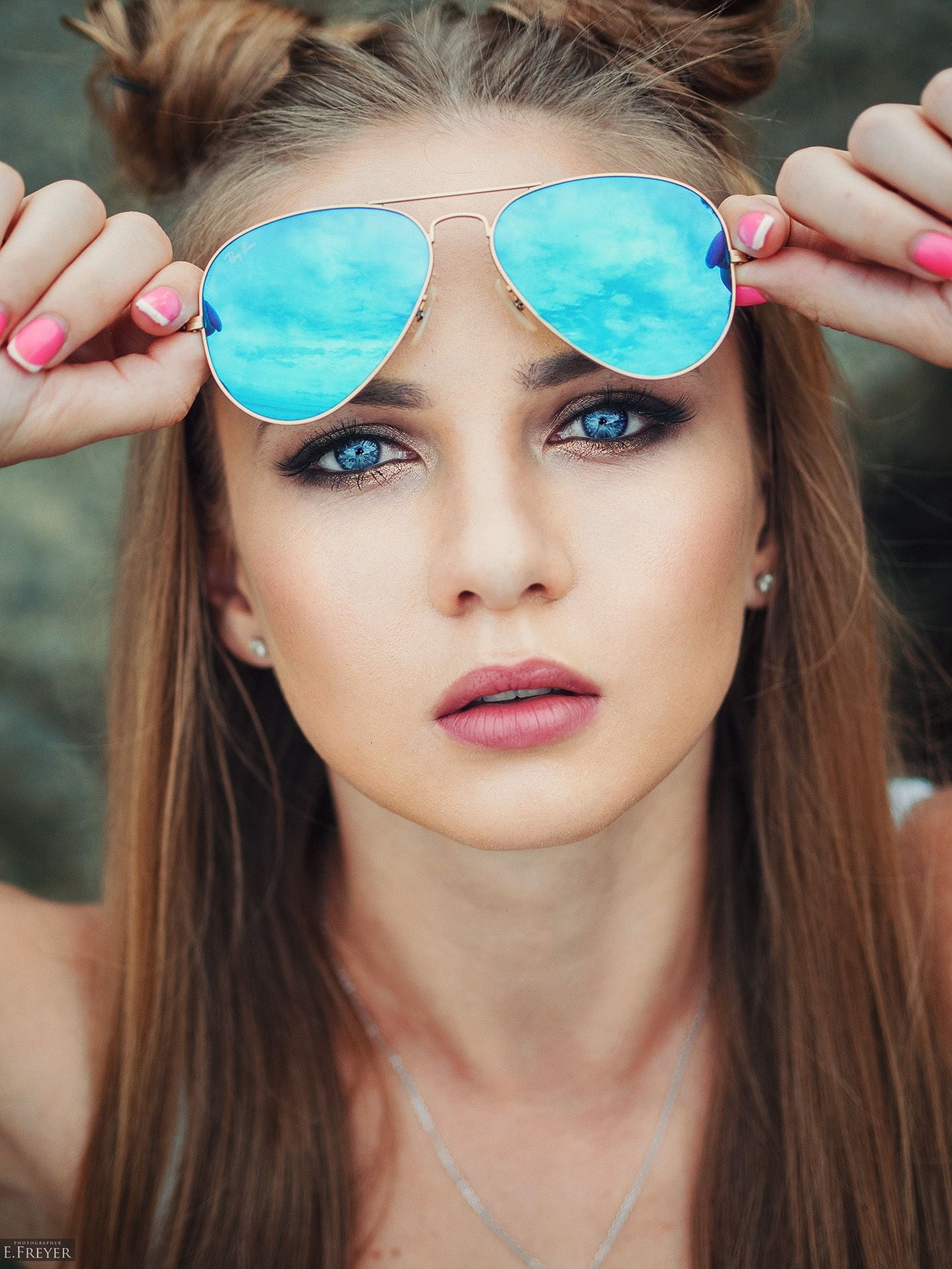 pink nails, sunglasses, straight hair, necklace, reflection, jewelry, hairbun, portrait, sky, long hair, 1080P, earring, blue eyes, long nails, eyeliner, Phone HD Wallpaper
