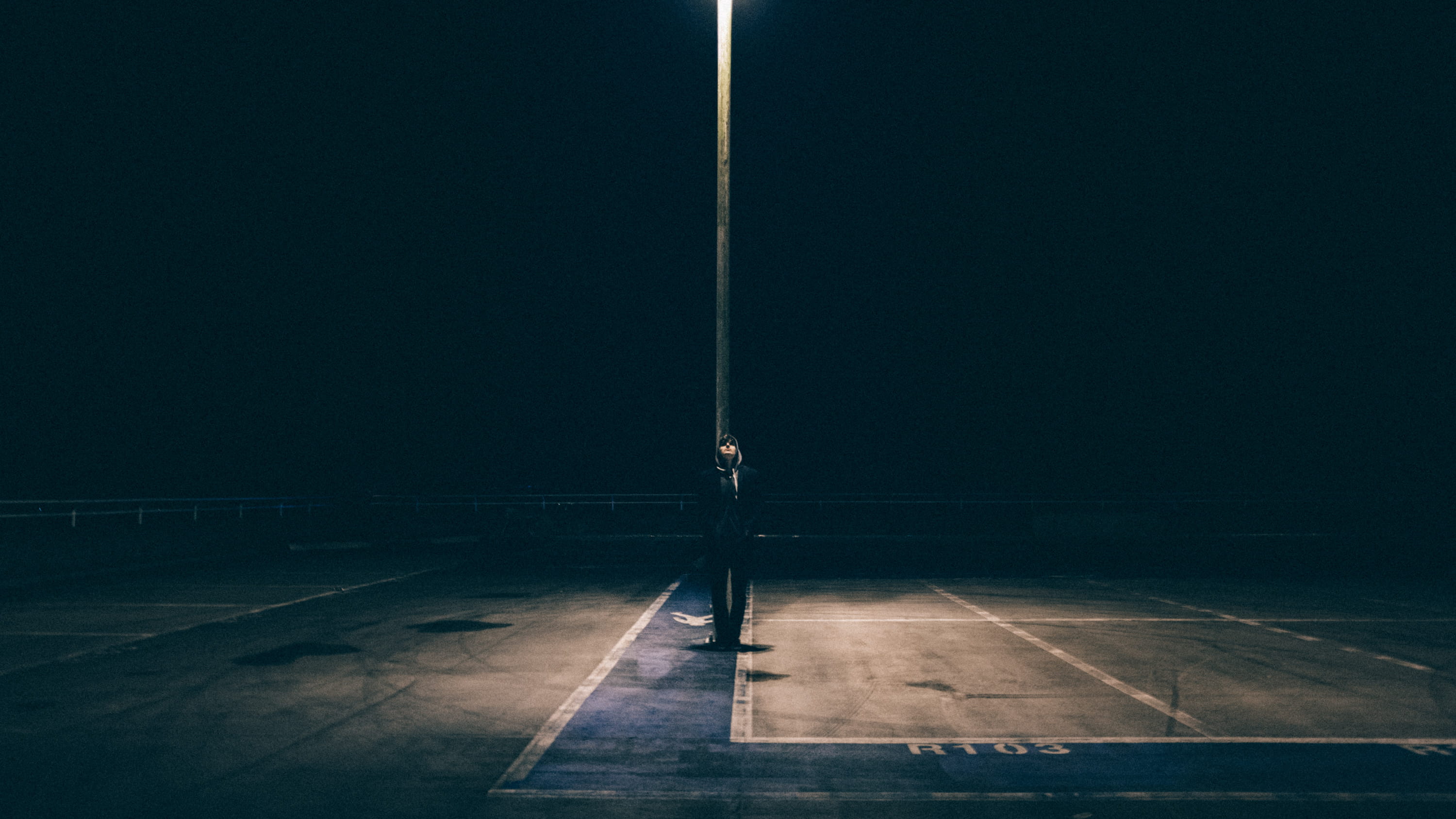 man, lifestyles, road, alone, halloween, cleaning, street, nature, moody, night, holding, united kingdom, one person, real people, portrait, mystery, dark, HD Wallpaper
