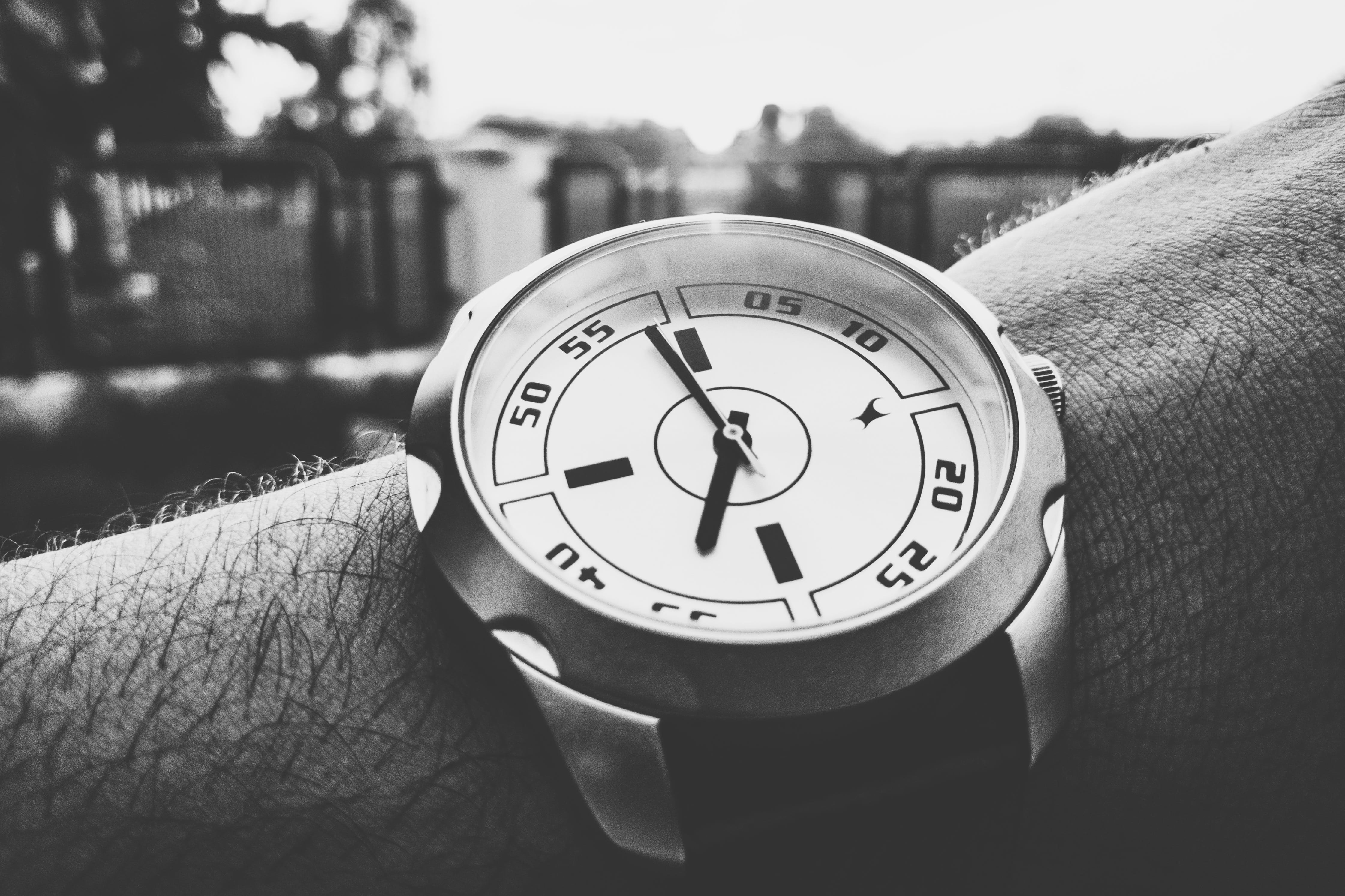 7, personal accessory, minute hand, belt, b w, clock face, design, real people, human body part, 4K, elegance, gray, communication, Black And White, black, HD Wallpaper