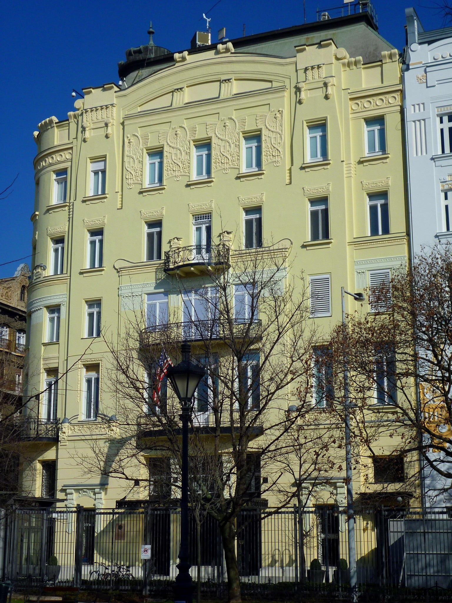 built structure, nature, clear sky, outdoors, viennese art nouveau style, dom square, hungary, residential district, building exterior, bare tree, budapest, Phone HD Wallpaper
