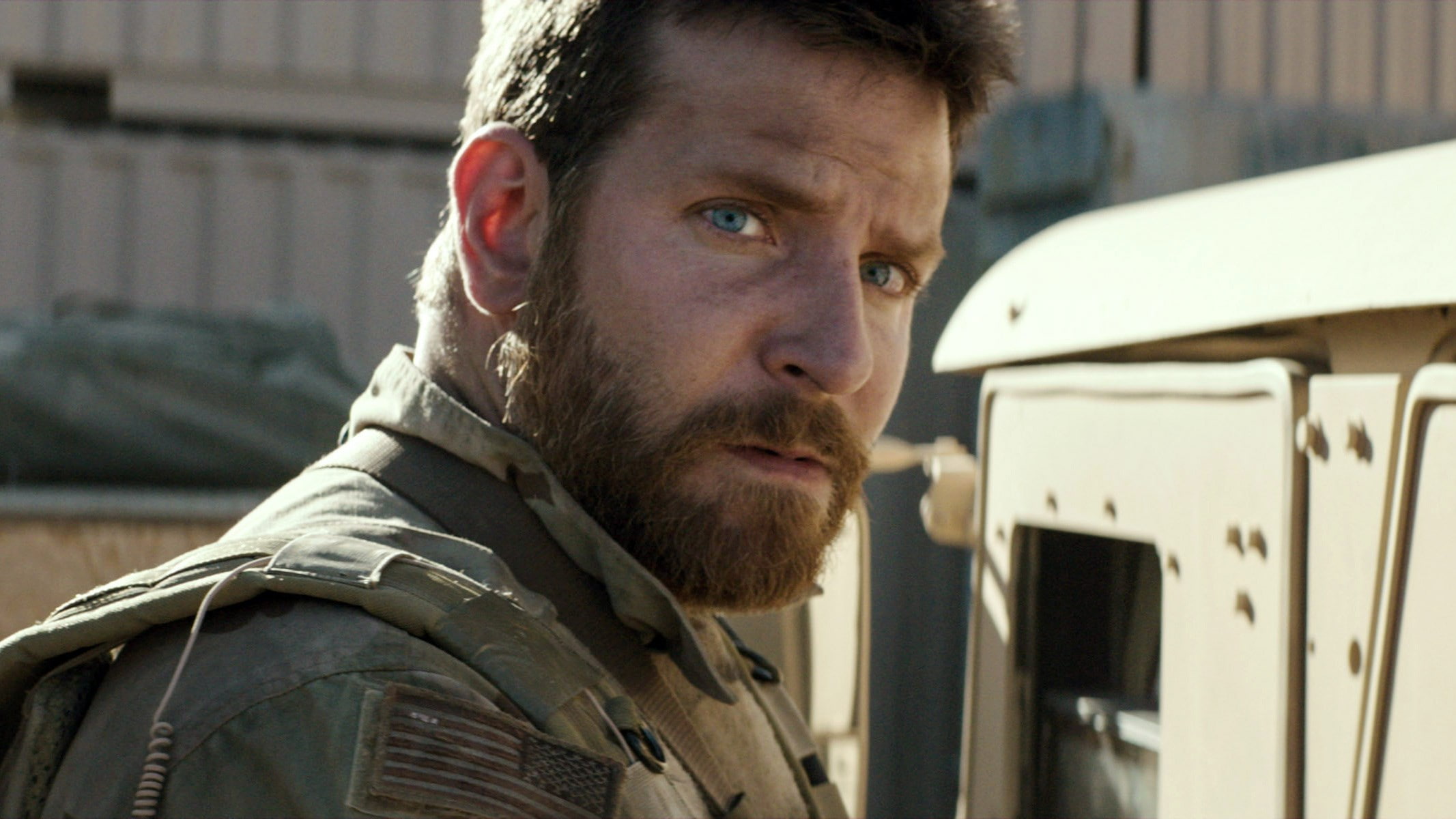 close-up, lifestyles, portrait, looking at camera, american sniper, males, beard, contemplation, 1080P, city life, architecture, headshot, adult, one person, HD Wallpaper