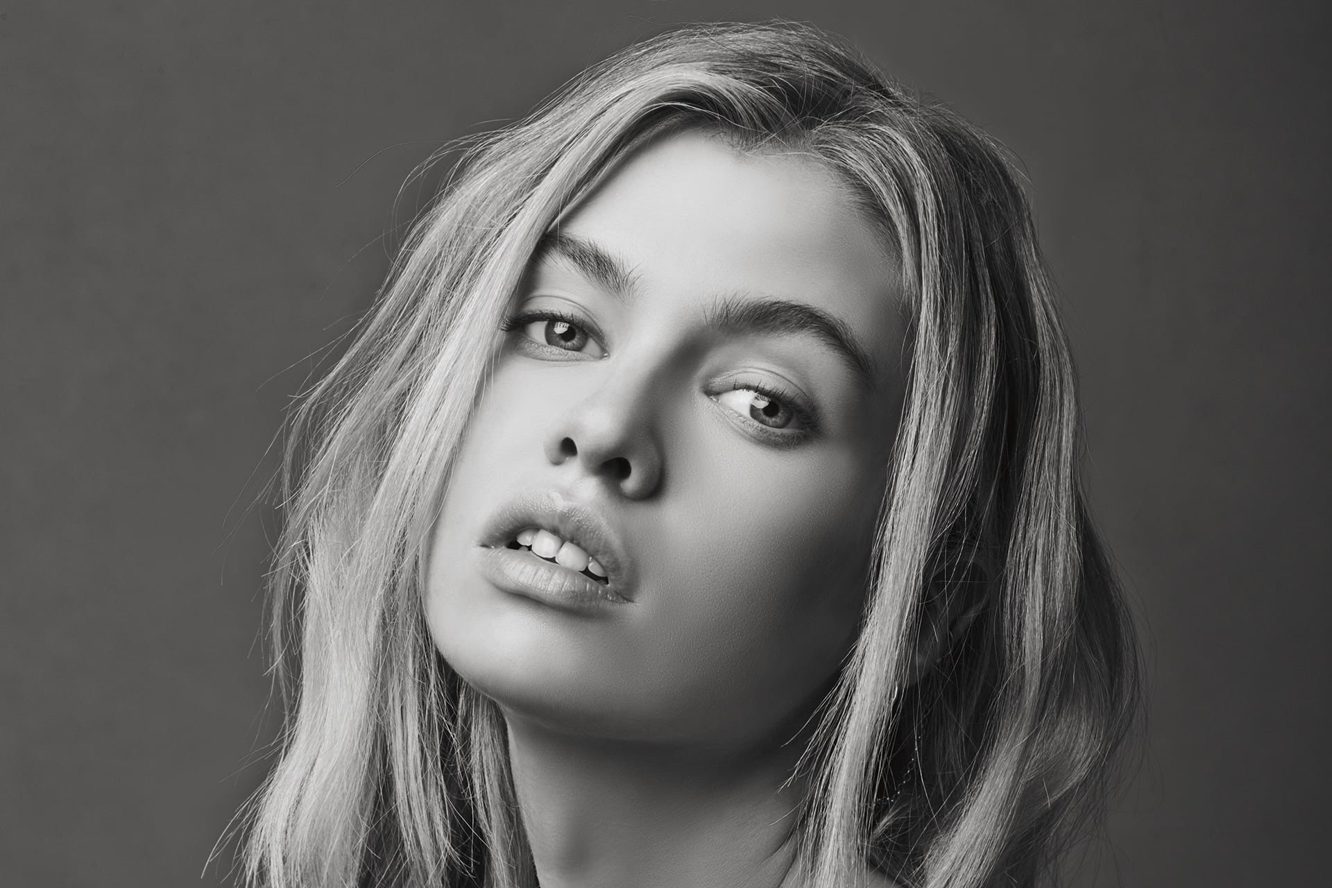 Models, Stella Maxwell, Model, Black and White, 1080P, Face, HD Wallpaper