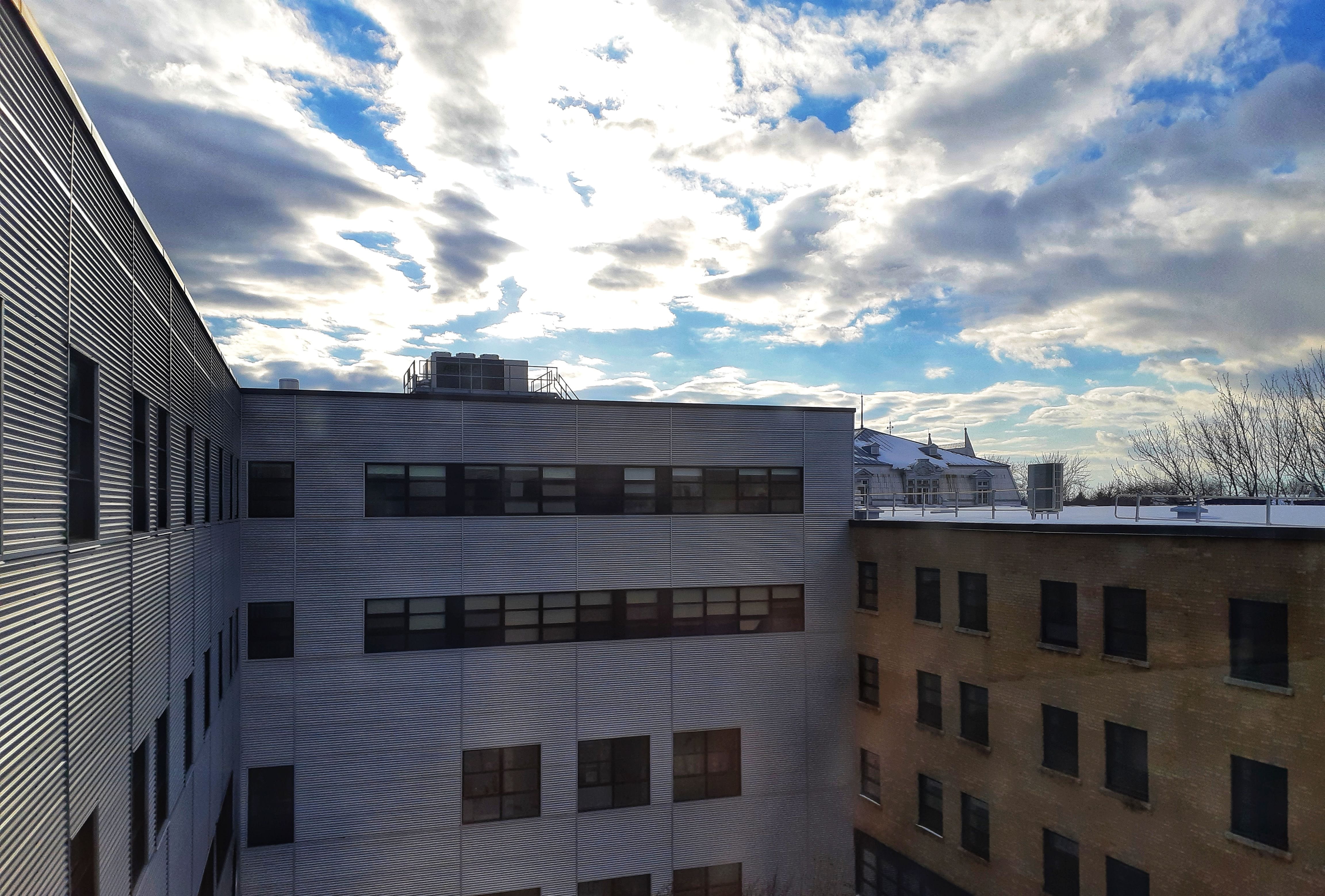 apartment building, building exterior, architecture, residential district, cloud, day, town, home decor, cumulus, apartment, lassomption, 270 boulevard de lange-gardien, HD Wallpaper