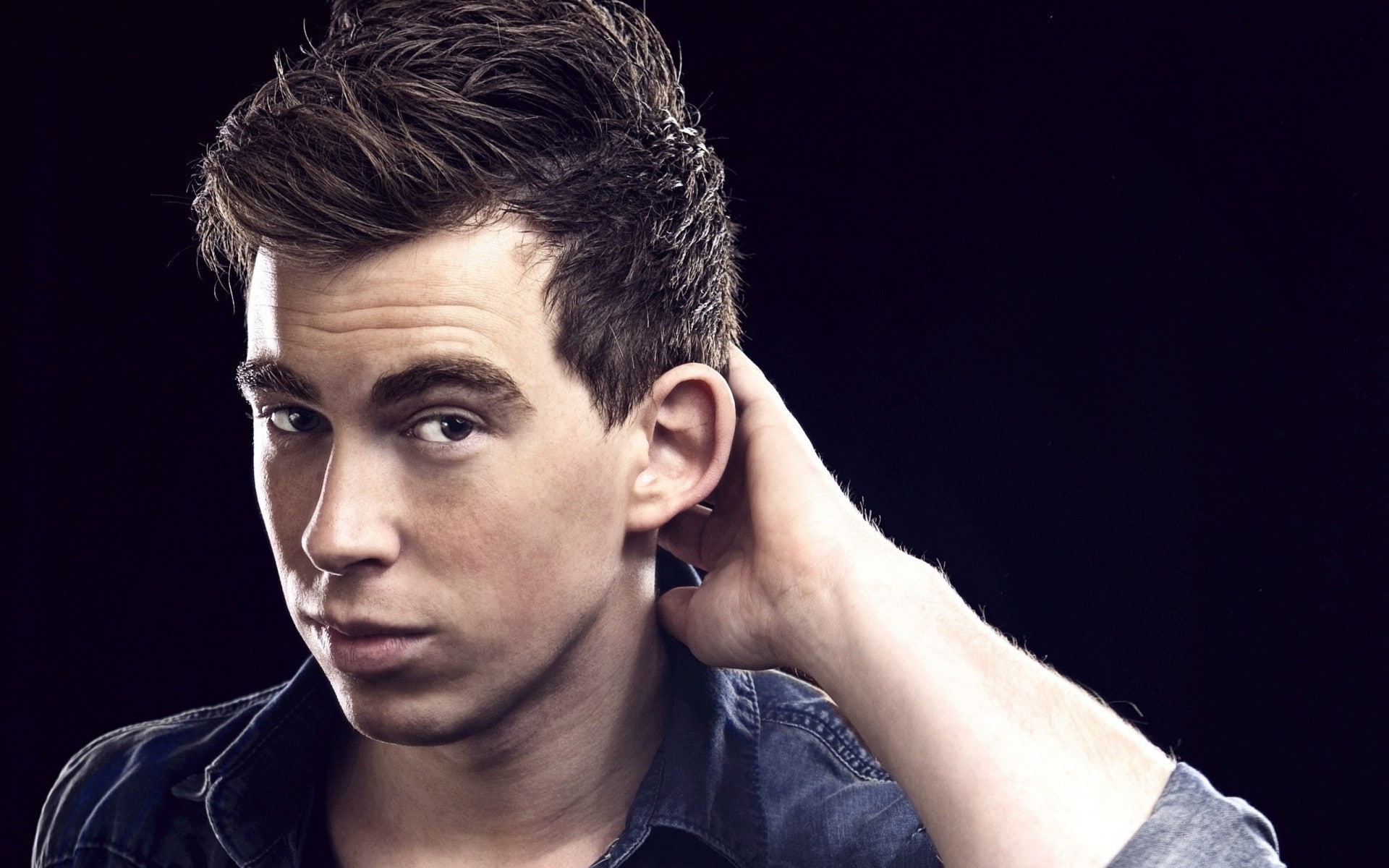 young adult, contemplation, human face, hair, adult, hairstyle, 1080P, studio shot, serious, front view, human body part, black background, headshot, men, HD Wallpaper