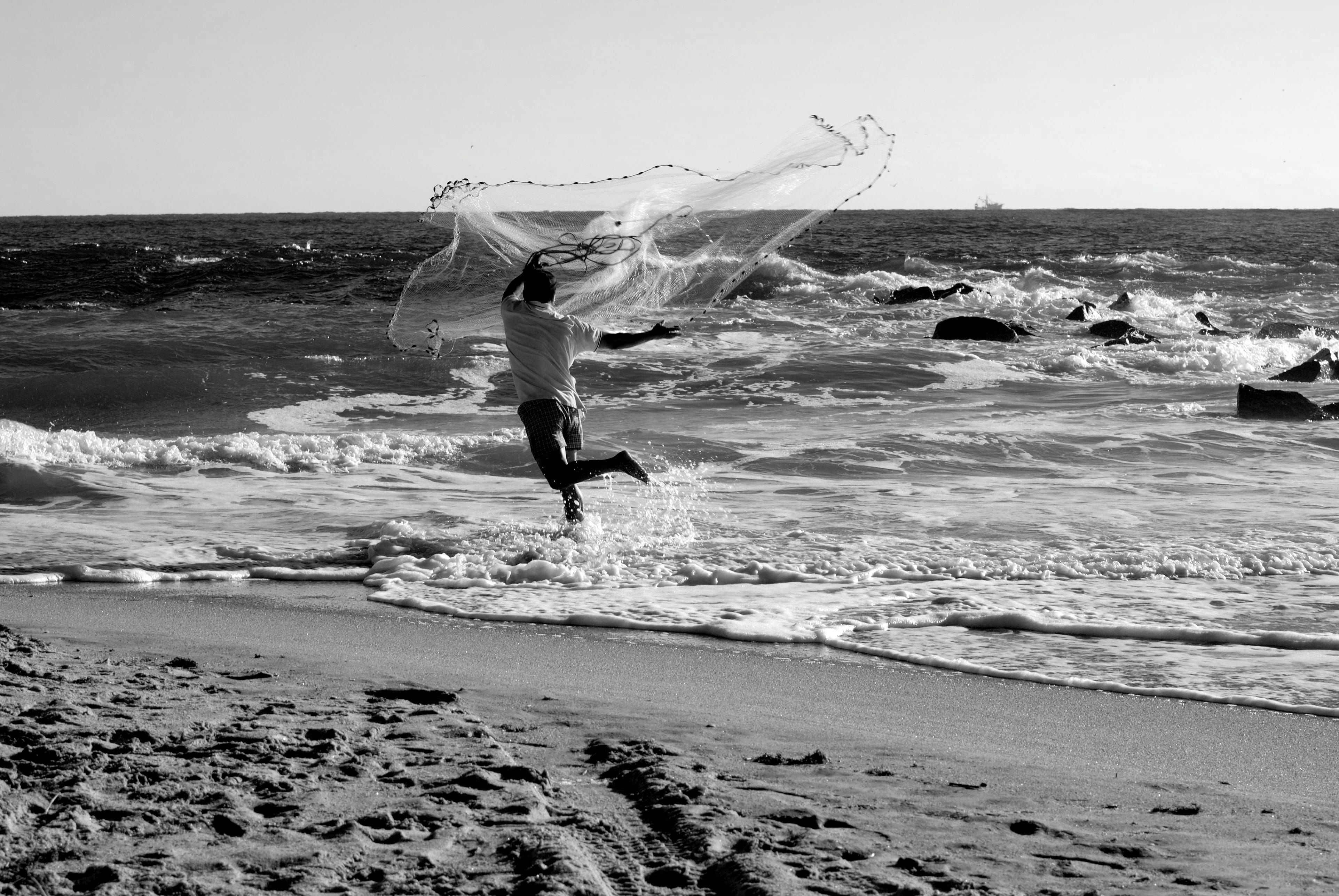 sky, day, sea, land, throw, man, monochrome, leisure activity, nature, sport, human arm, person, activity, active, wave, real people, leisure, one person, HD Wallpaper