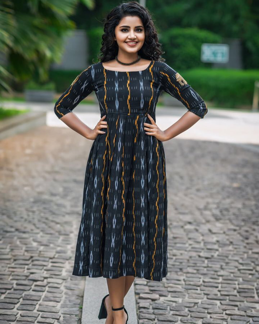 model, actress, Anupama, 720P, celebrity, Indian actors, Phone HD Wallpaper