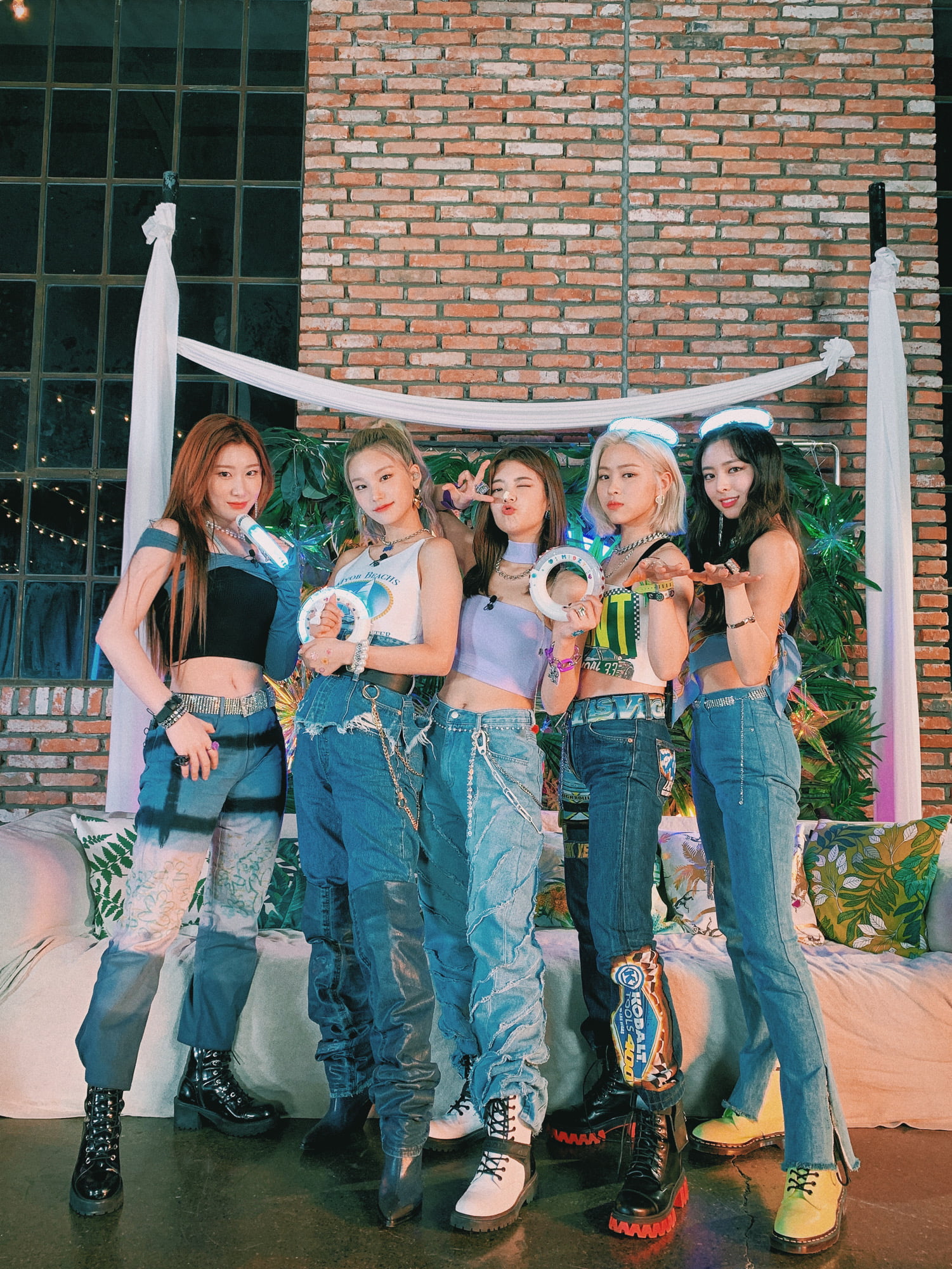 K-pop, 1080P, Girl Band, itzy, Phone HD Wallpaper