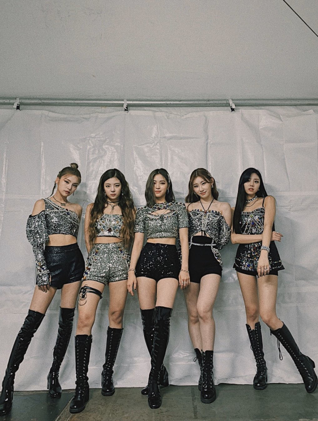 itzy, Girl Band, K-pop, 720P, Phone HD Wallpaper