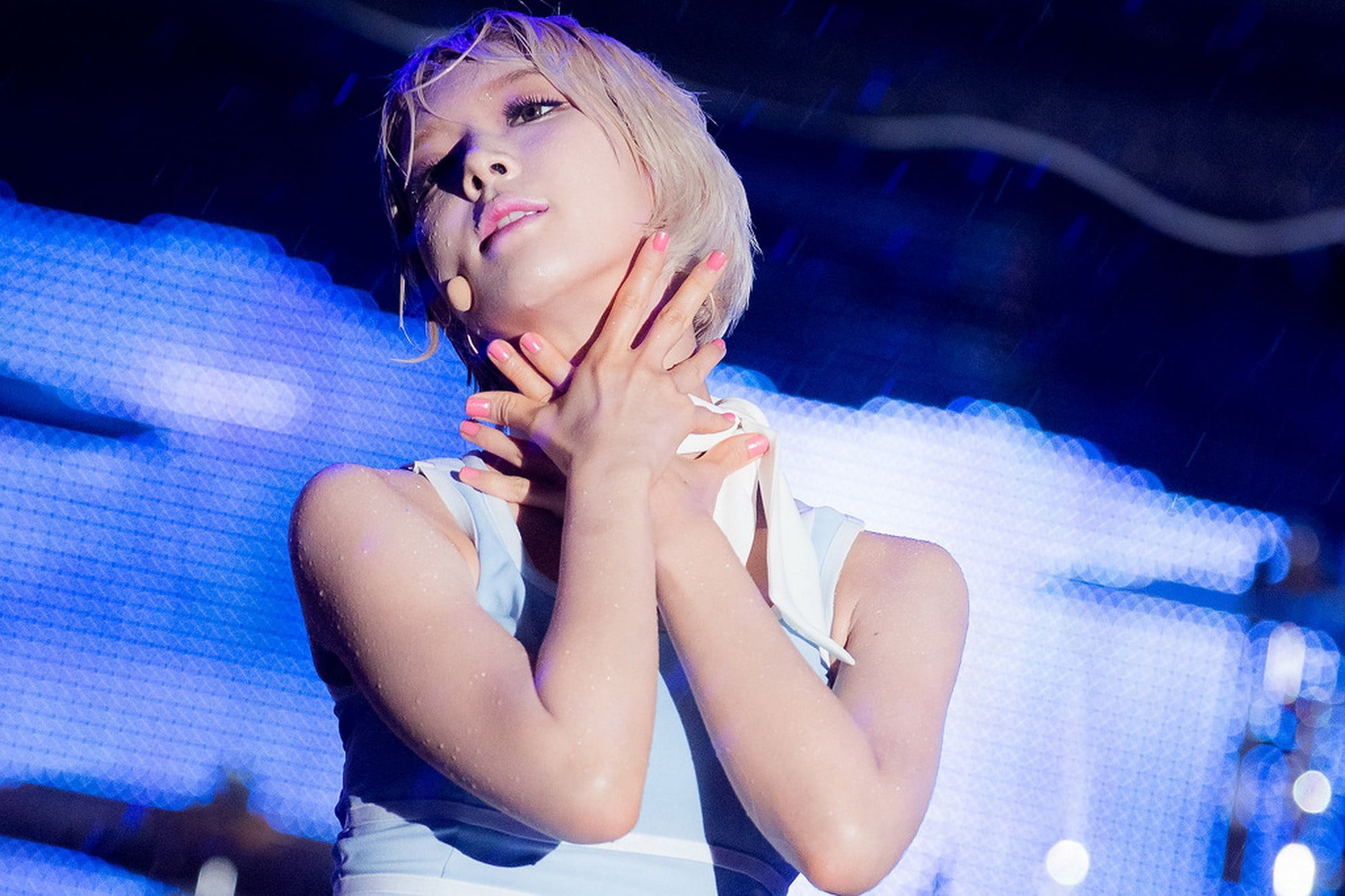 Choa, Asian, beautiful woman, AOA, women, leisure activity, one person, blue, hand, lifestyles, adult, hair, human hand, indoors, real people, young adult, HD Wallpaper