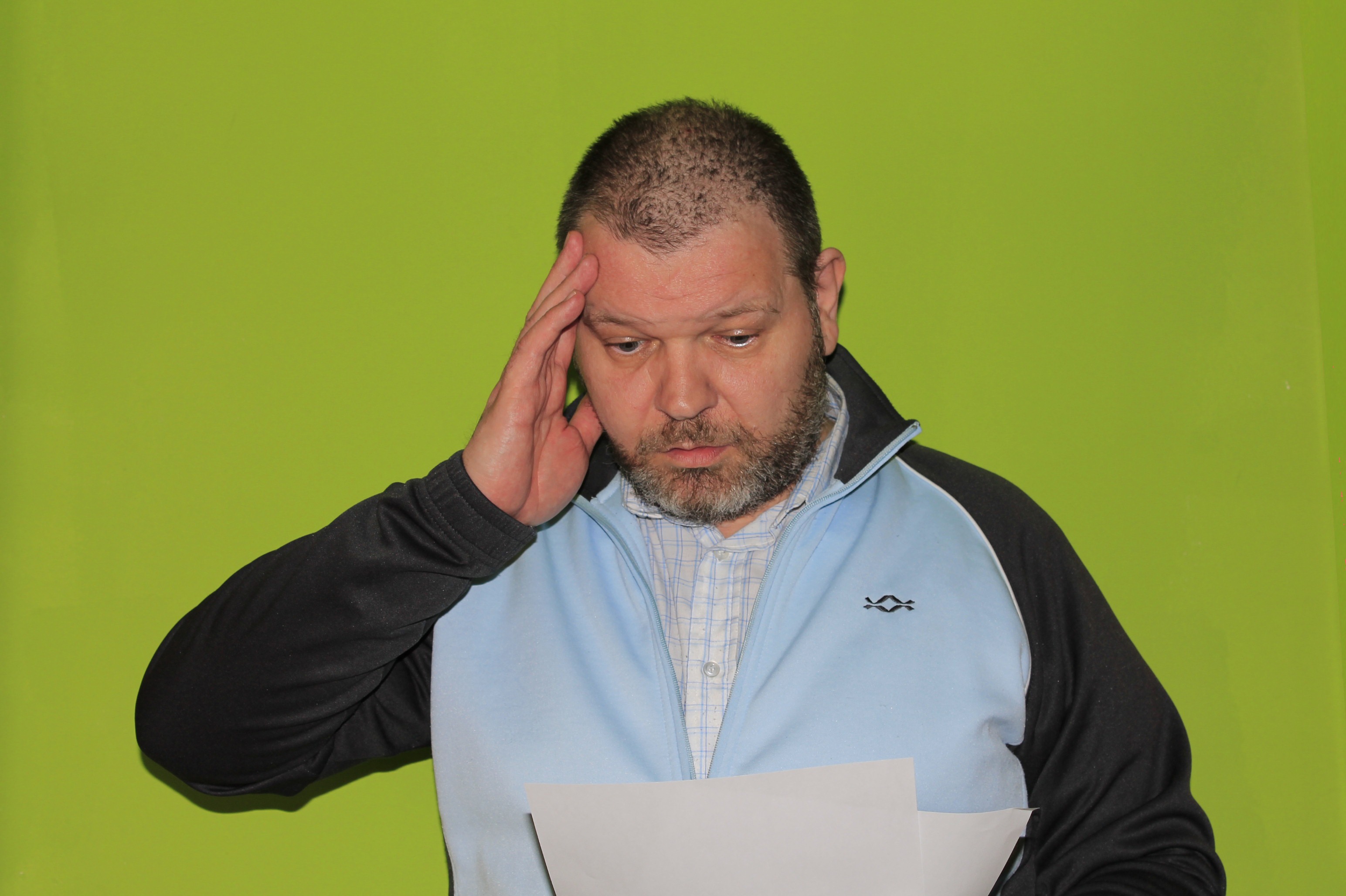 man, males, frustration, green background, young men, reminder, looking, mature men, cease and desist letter, waist up, bad news, leave, portrait, mature adult, HD Wallpaper