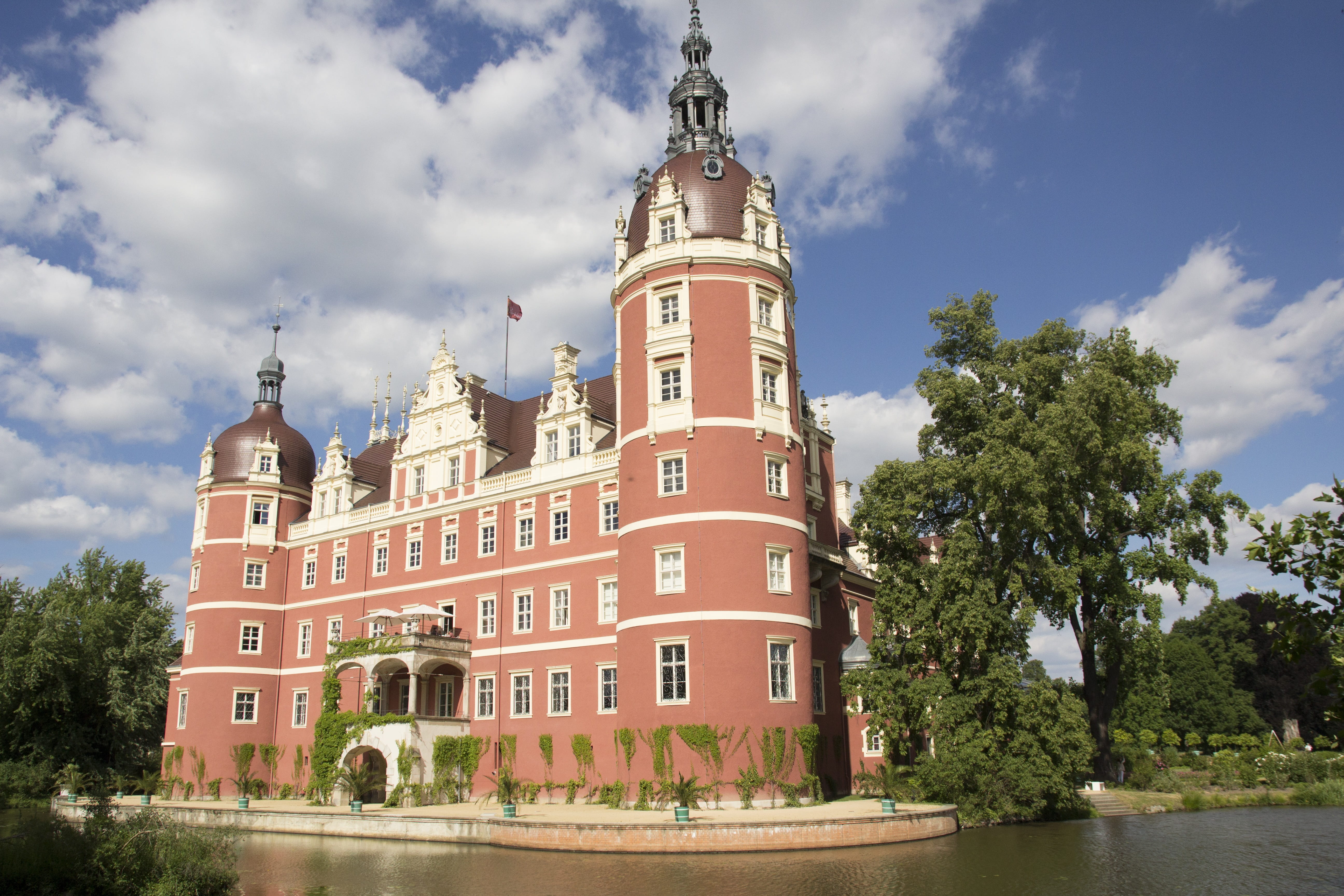 water, built structure, unesco world heritage site, plant, no people, building, architecture, bad muskau, tree, new castle, park, spire, saxony, nature, HD Wallpaper